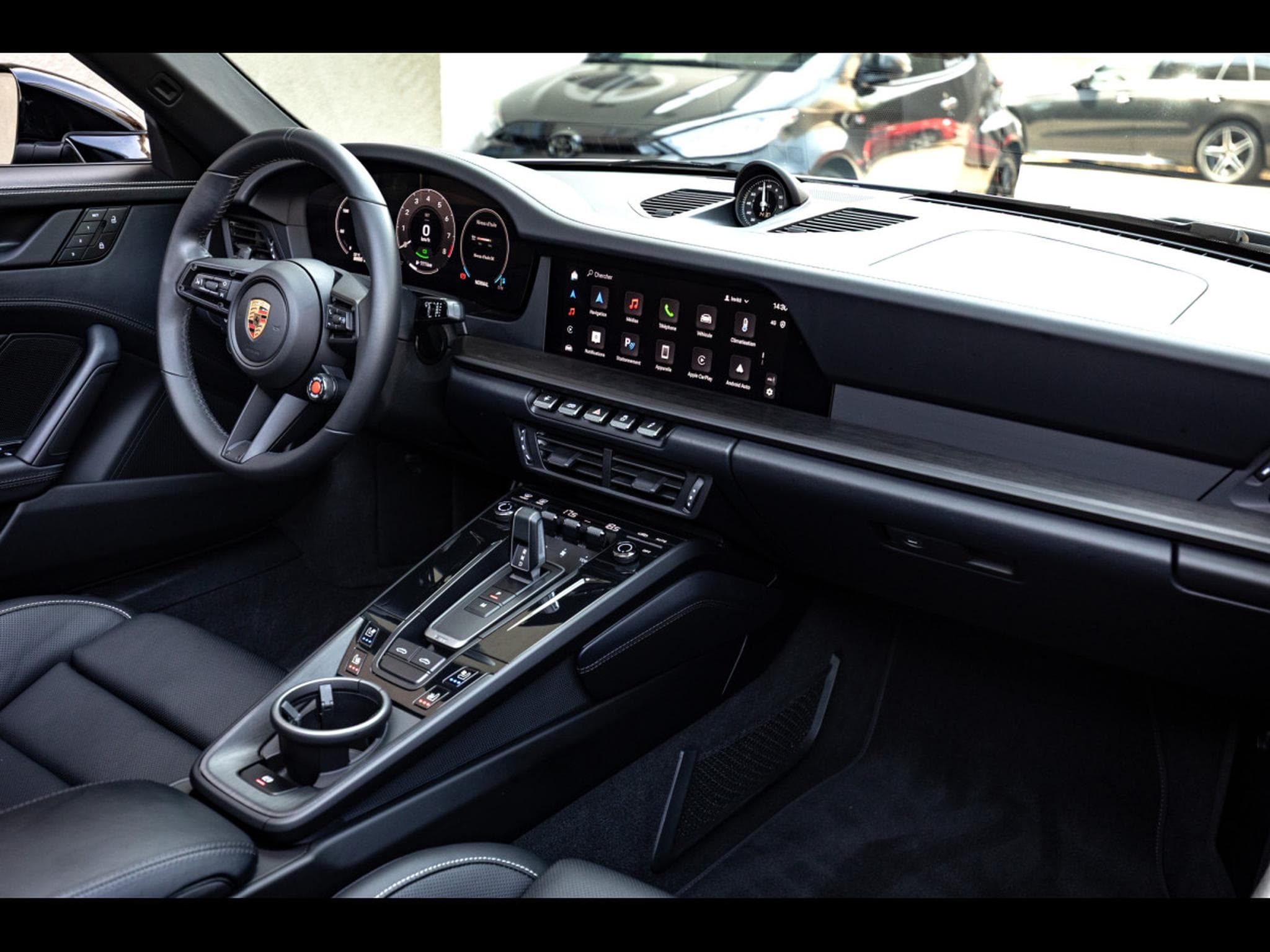 Porsche 911 (992.2) TARGA 4 GTS PDK - GT-SILVER (2025) - Photo 13