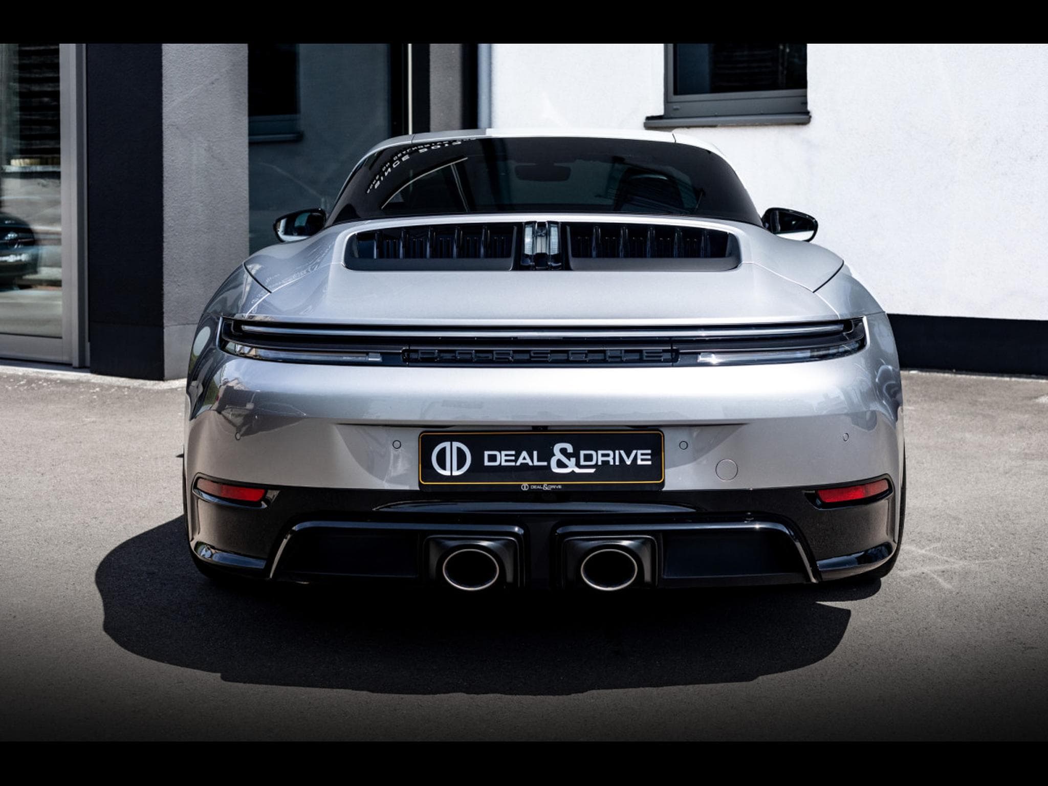 Porsche 911 (992.2) TARGA 4 GTS PDK - GT-SILVER (2025) - Photo 4