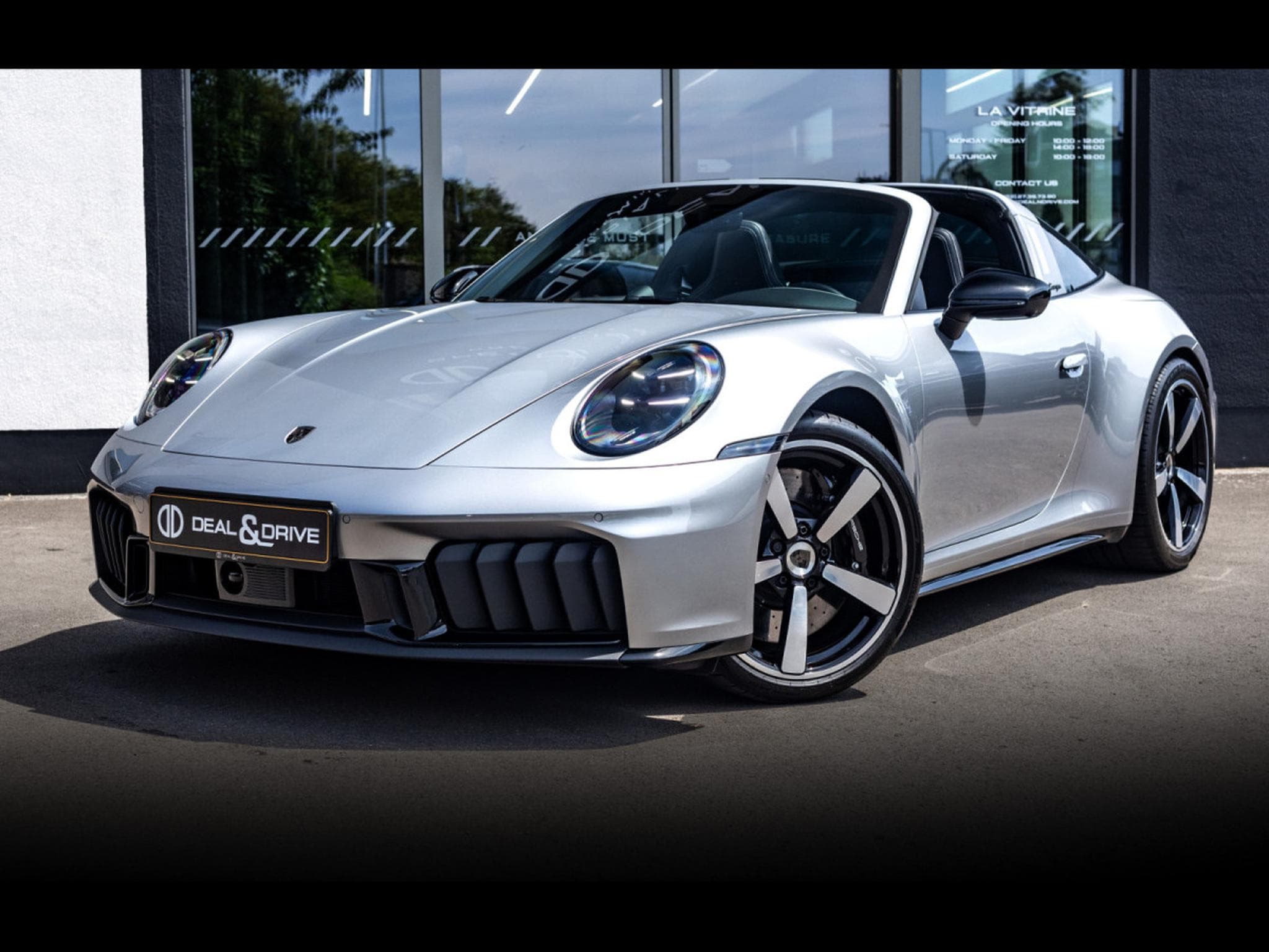 Porsche 911 .2 911 TARGA 4 GTS PDK - GT-SILVER (2025) - Photo 1