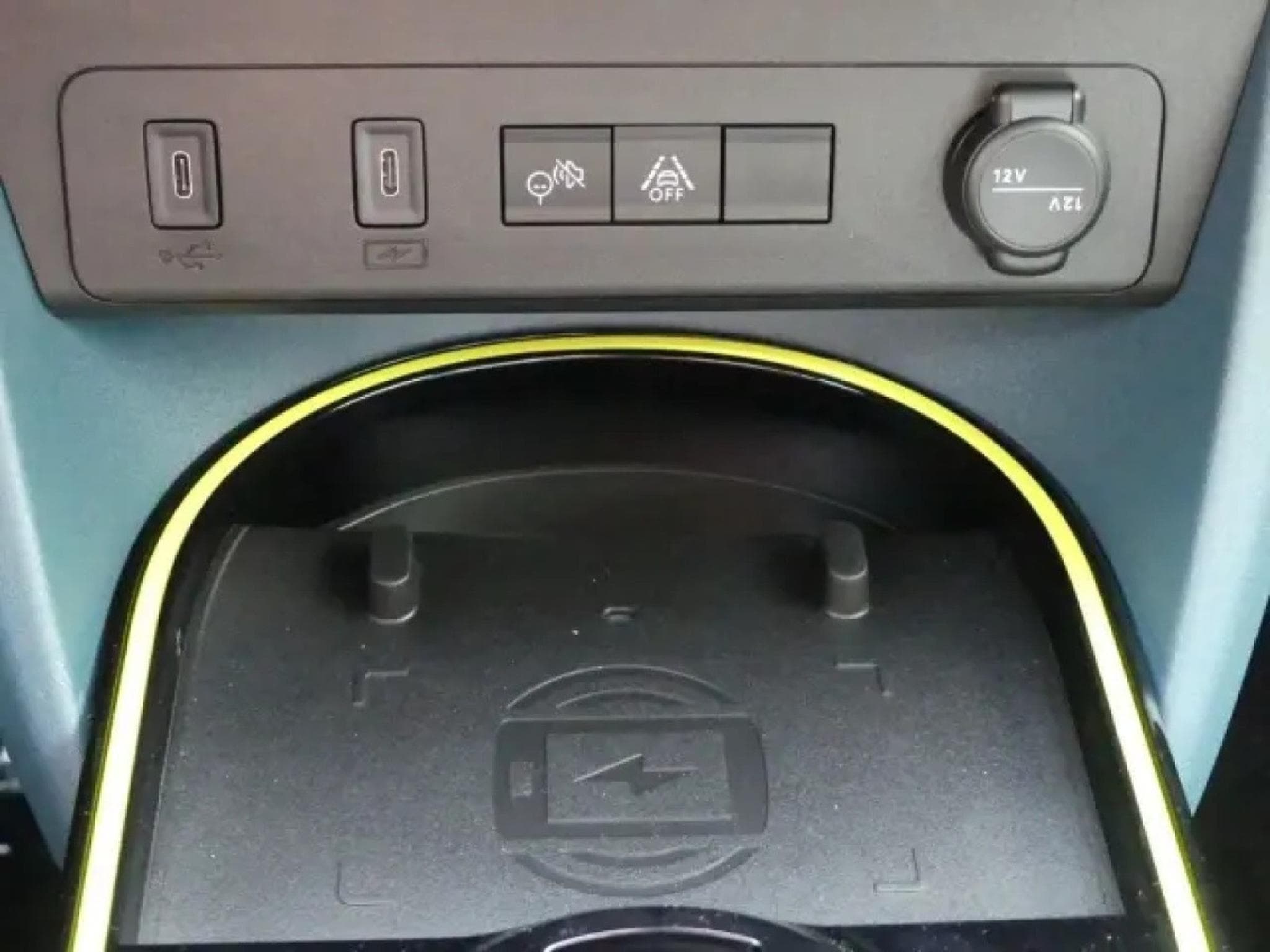 Fiat Grande Panda HYBRID LA PRIMA 1.2 (2026) - Photo 22