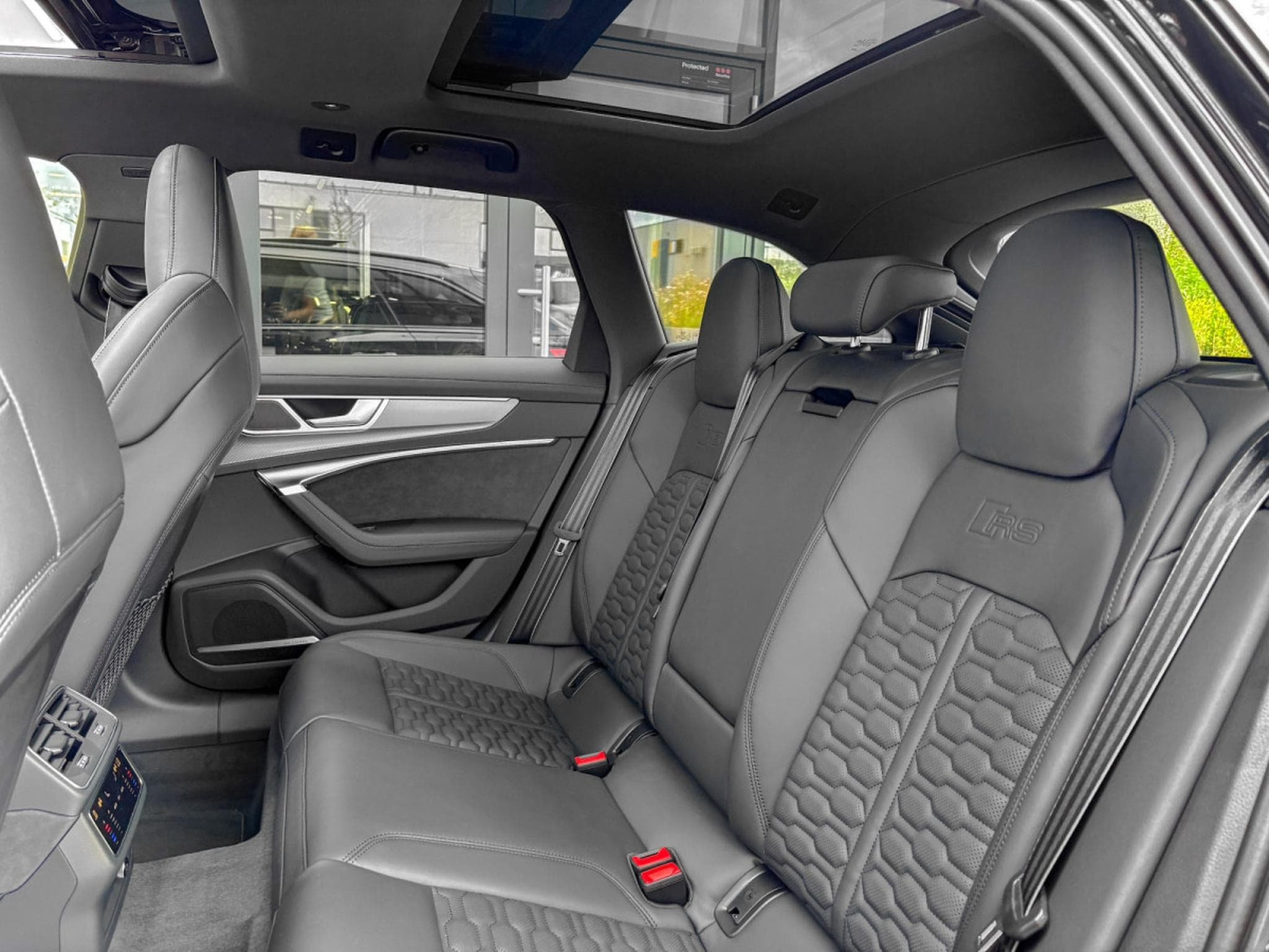 Audi RS6 RS6 PERFORMANCE 4.0 TFSI quattro/ 22/ 360°/HUD/PANO/MATRIX/V (2025) - Photo 17