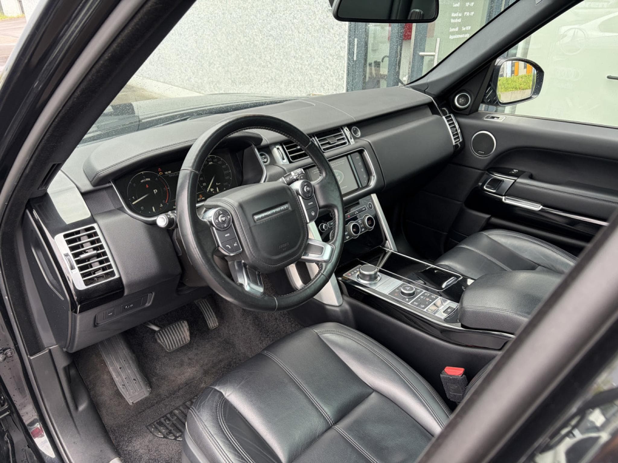 Land-Rover Range Rover LAND ROVER RANGE ROVER SPORT 3.0 TDV6 HSE DYNAMIC – 258 CH – (2016) - Photo 3