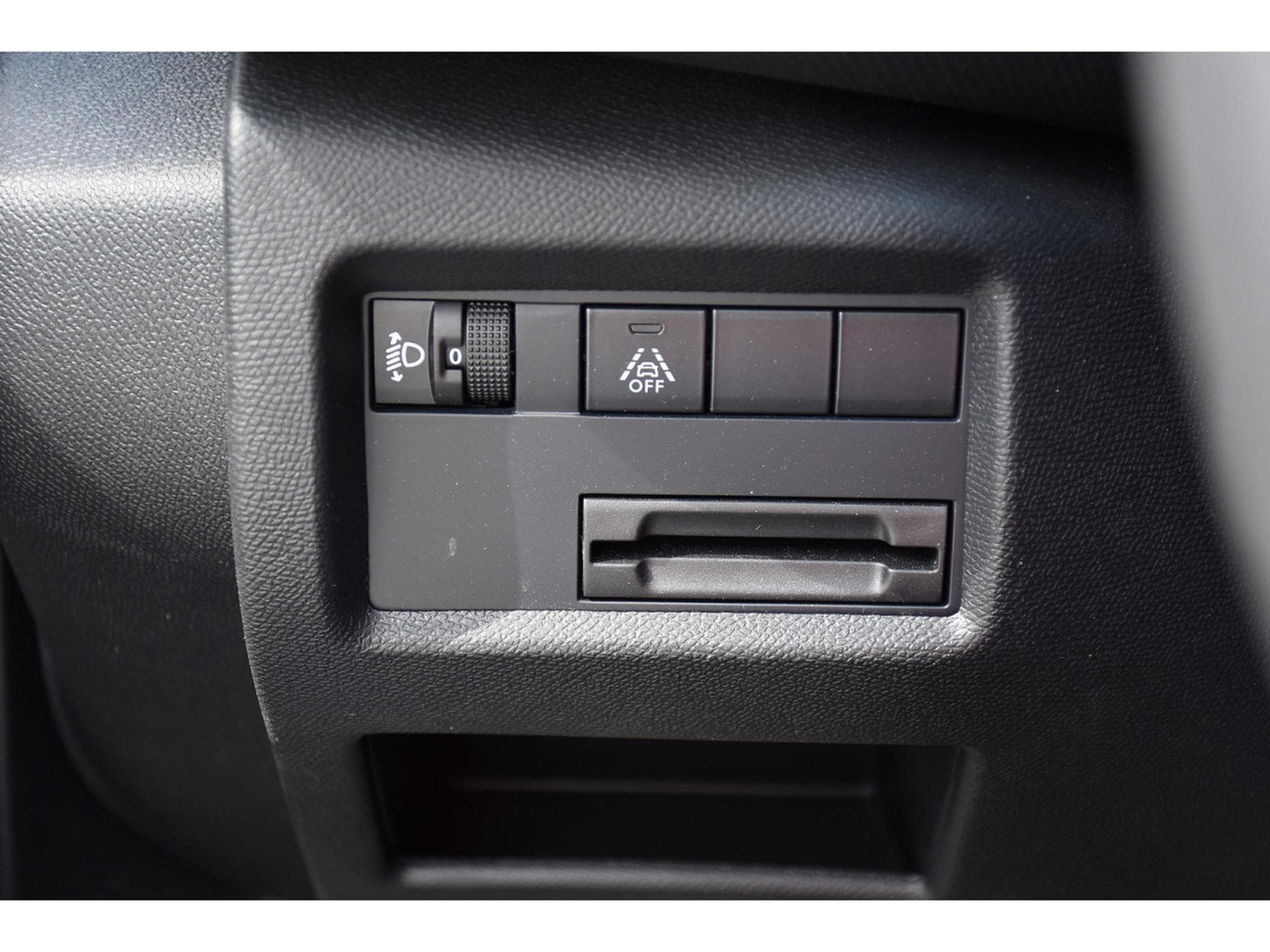 Citroën C5 Aircross 1.2 PureTech Shine EAT8 ACC CUIR CAM LANE SIDE ATT RMQ (2023) - Photo 18