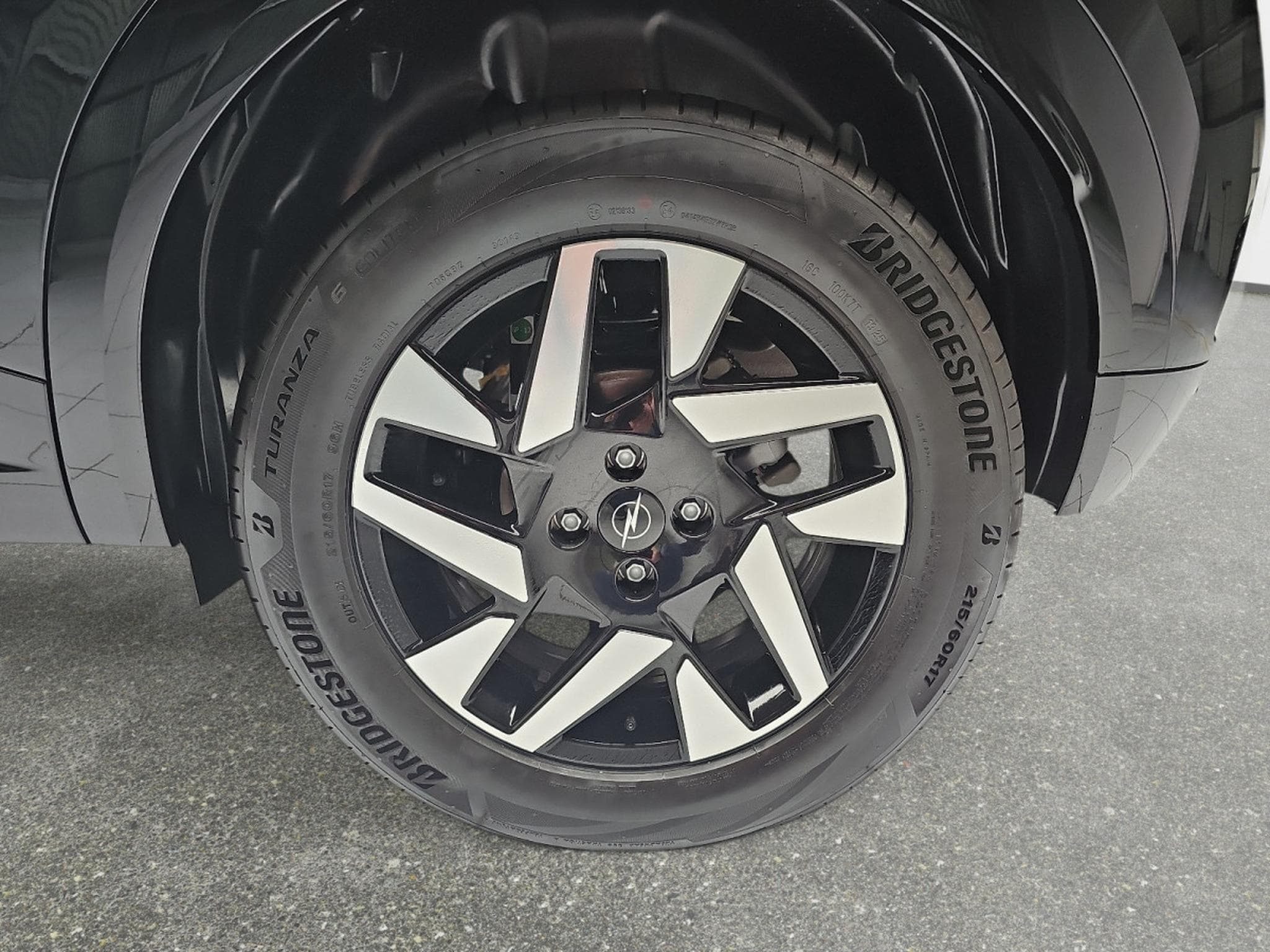 Opel Mokka 1.2 TURBO 131 AT GS (2025) - Photo 6