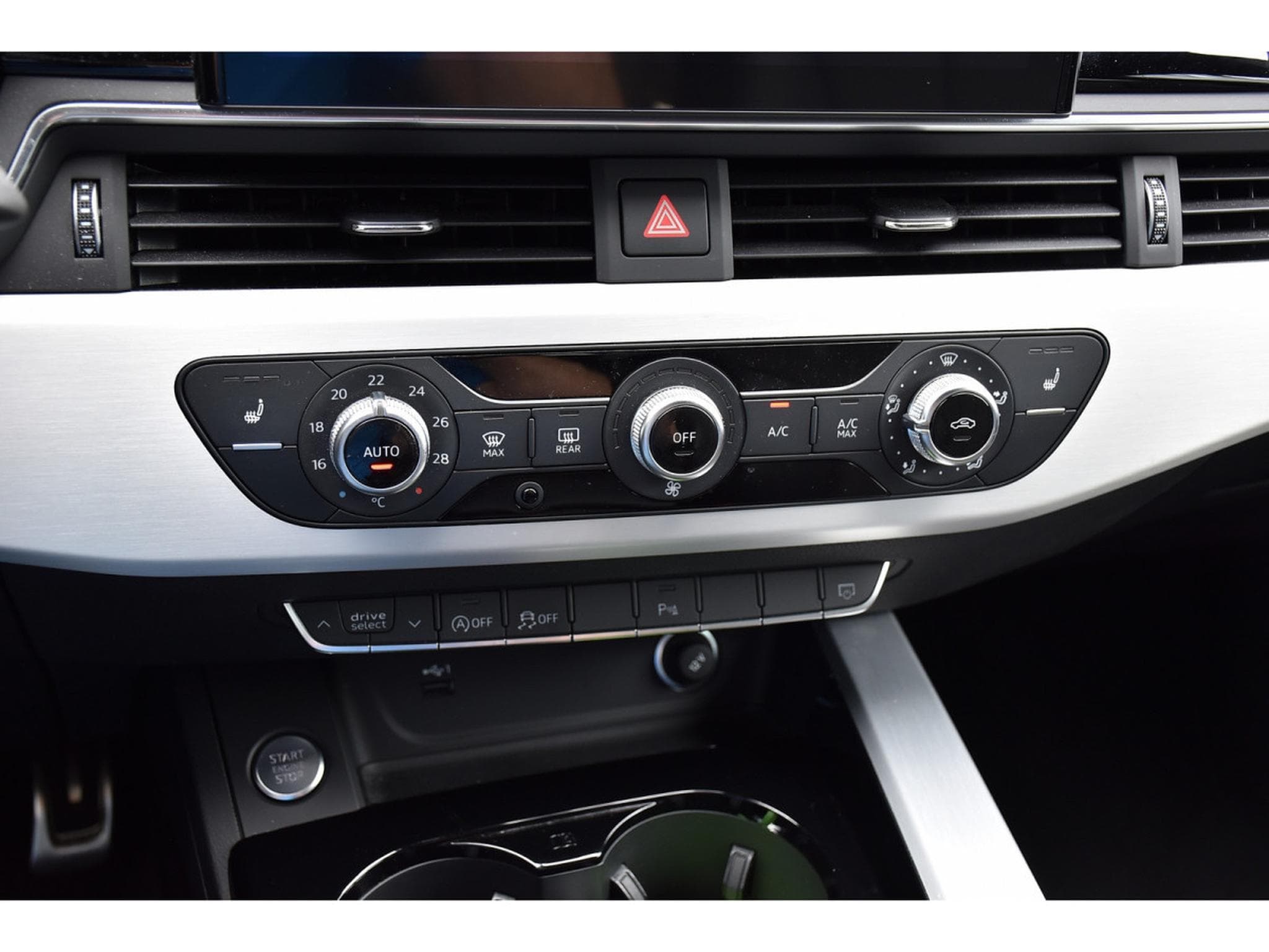 Audi A5 Sportback 30 TDI S-Line S-Tronic REGUL LANE GPS 1° MAIN (2024) - Photo 18
