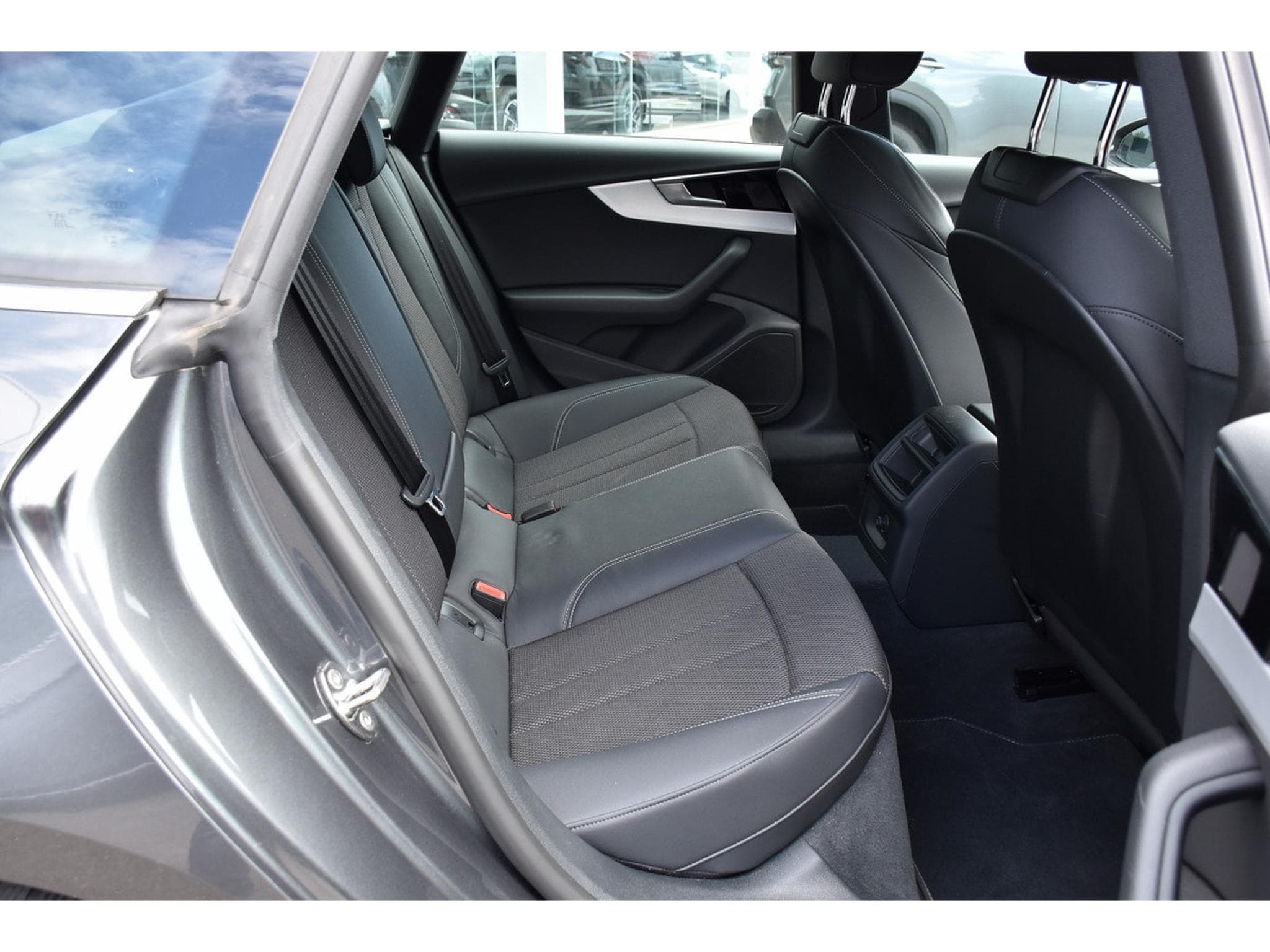 Audi A5 Sportback 30 TDI S-Line S-Tronic REGUL LANE GPS 1° MAIN (2024) - Photo 8