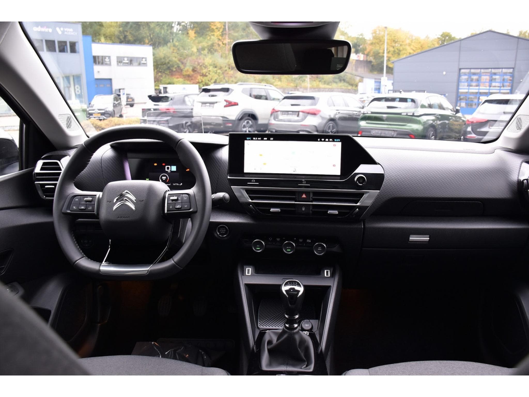 Citroën C4 1.2 PureTech 130 MAX CUIR TO HUD GPS LANE SIDE CAM360 1°MAIN (2024) - Photo 10