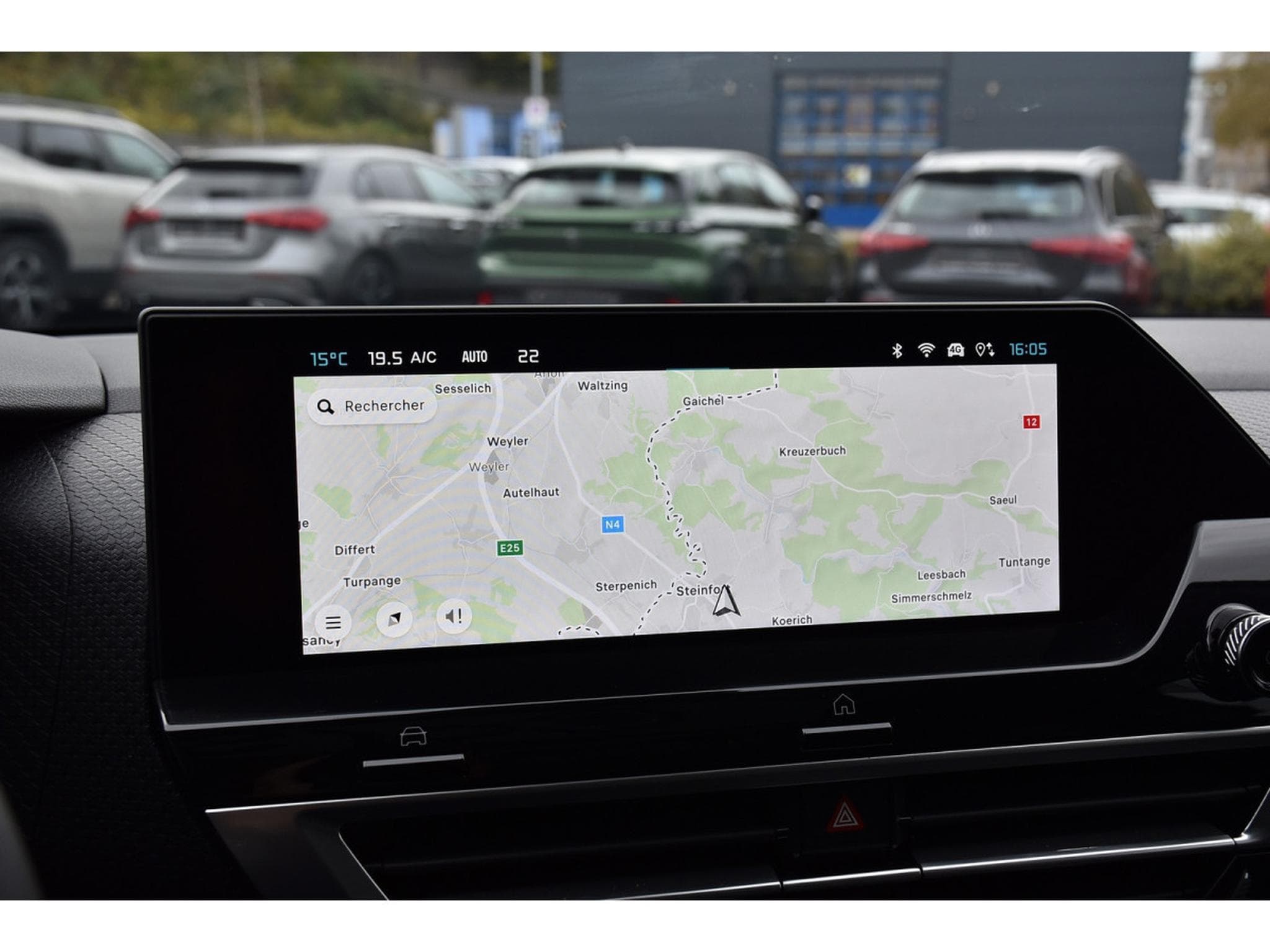 Citroën C4 1.2 PureTech 130 MAX CUIR TO HUD GPS LANE SIDE CAM360 1°MAIN (2024) - Photo 11