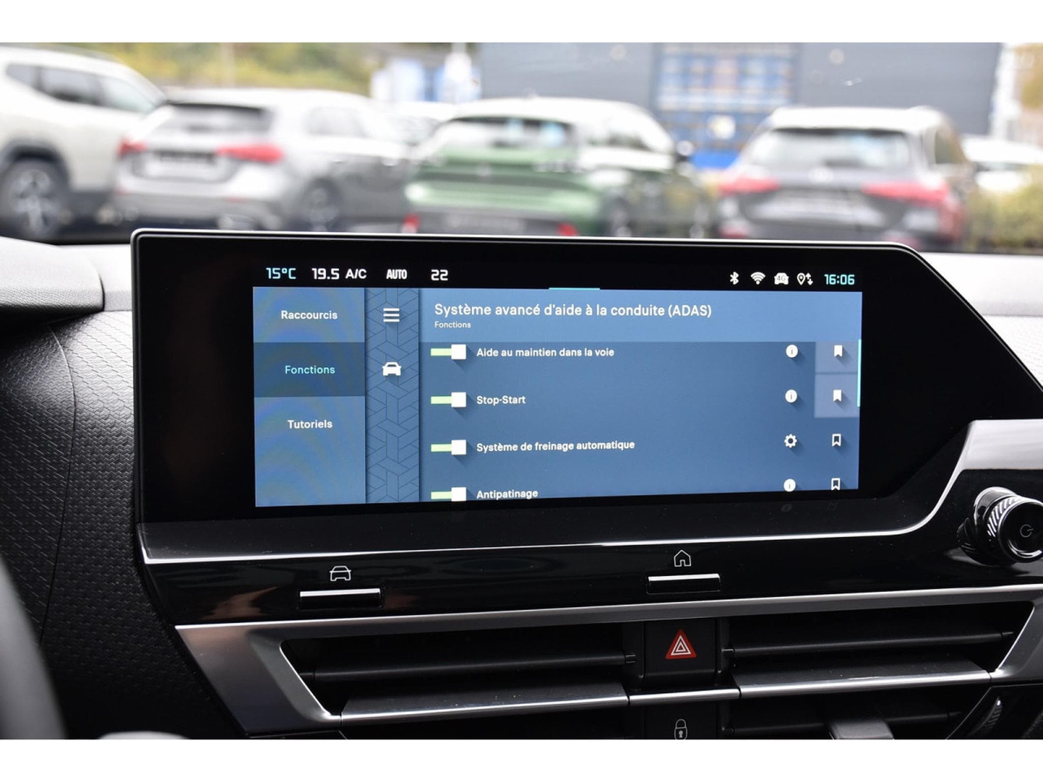 Citroën C4 1.2 PureTech 130 MAX CUIR TO HUD GPS LANE SIDE CAM360 1°MAIN (2024) - Photo 15