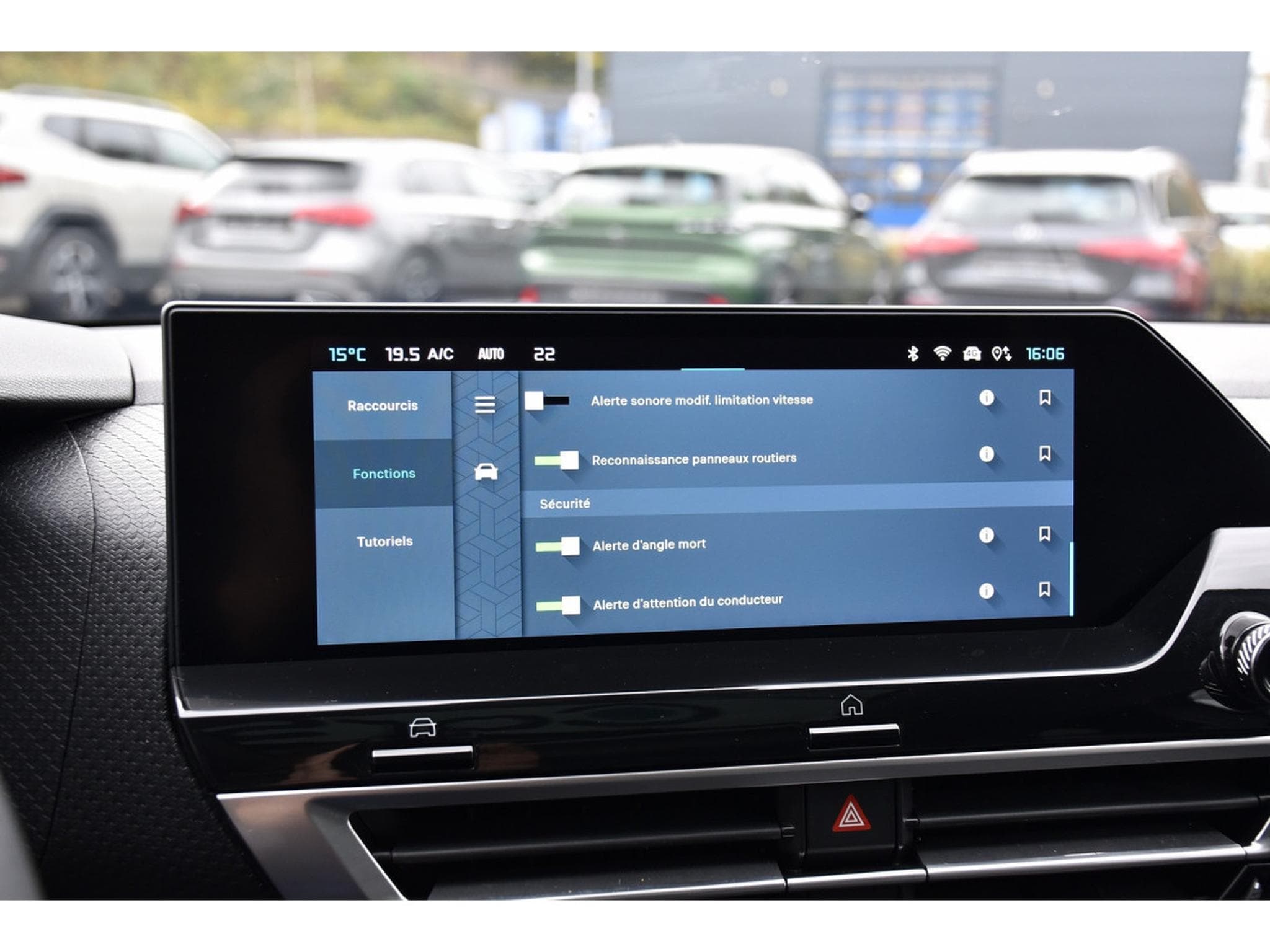 Citroën C4 1.2 PureTech 130 MAX CUIR TO HUD GPS LANE SIDE CAM360 1°MAIN (2024) - Photo 17