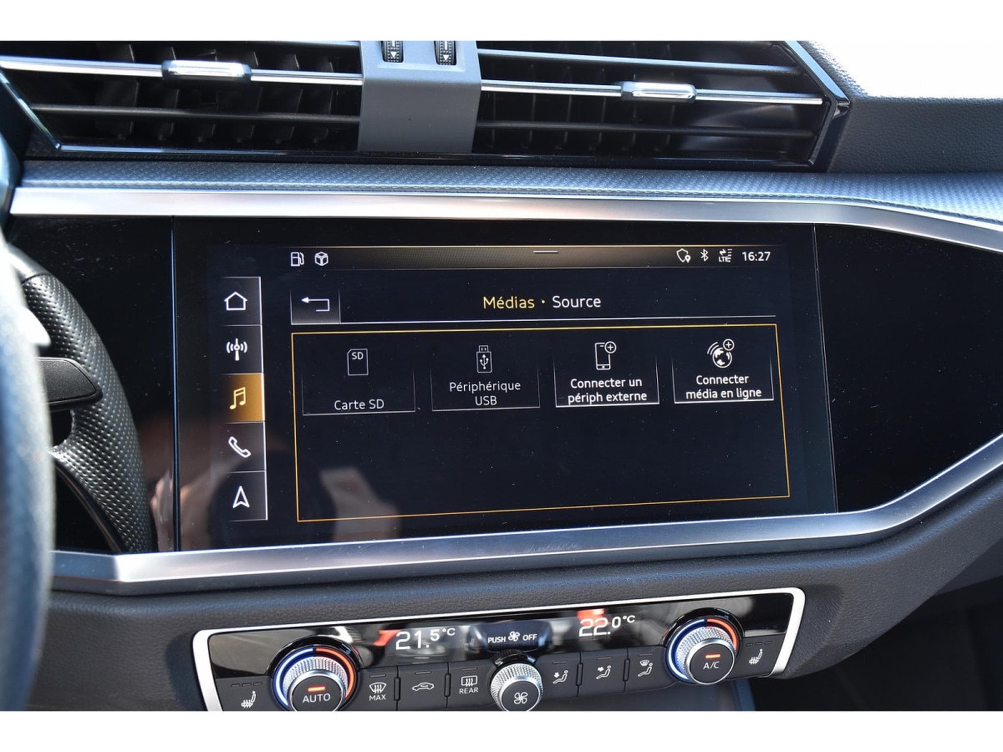 Audi Q3 Sportback 45 TFSI Quattro S-Line S-Tronic LANE SIDE KEYLESS (2019) - Photo 11