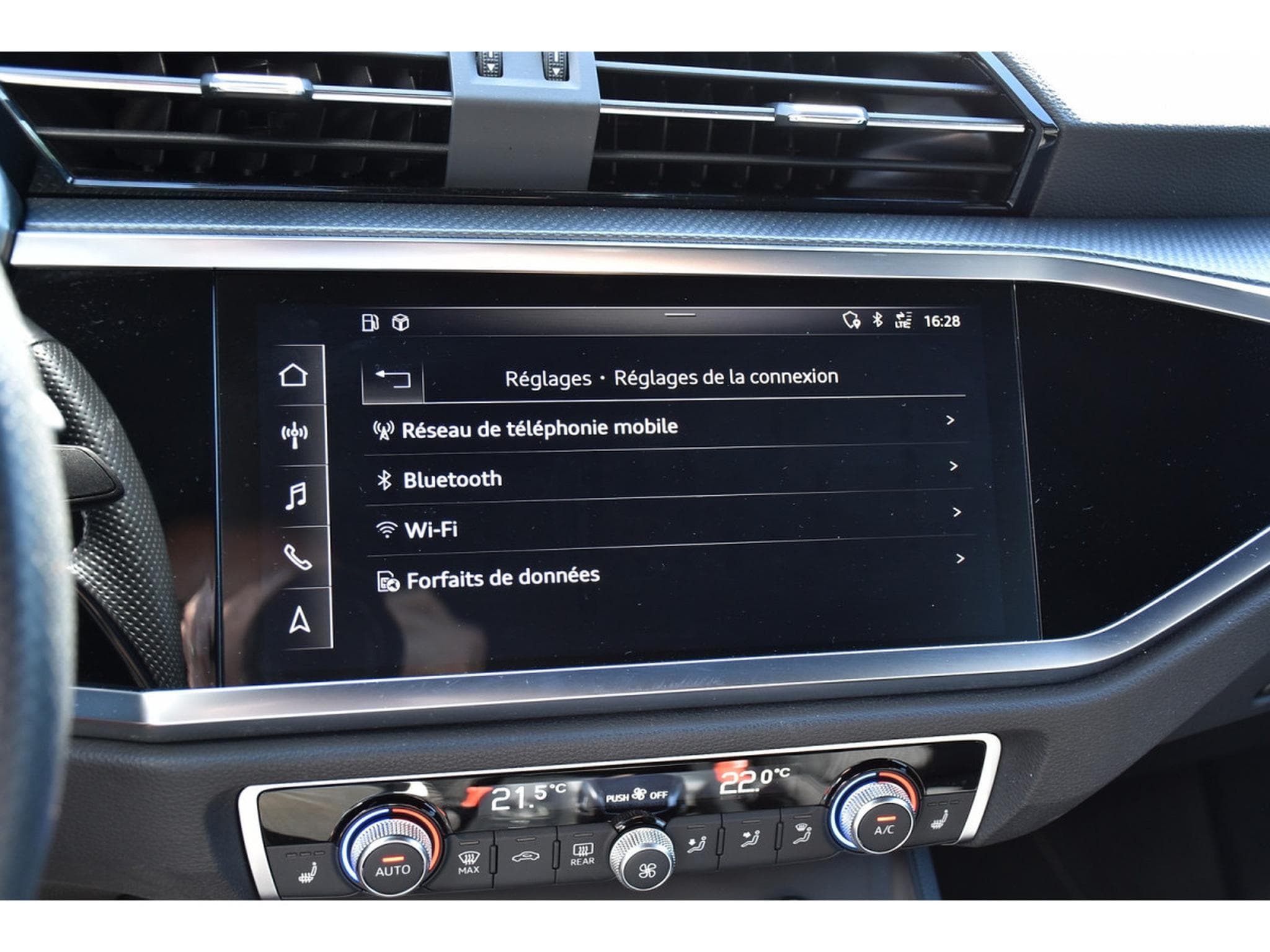 Audi Q3 Sportback 45 TFSI Quattro S-Line S-Tronic LANE SIDE KEYLESS (2019) - Photo 12