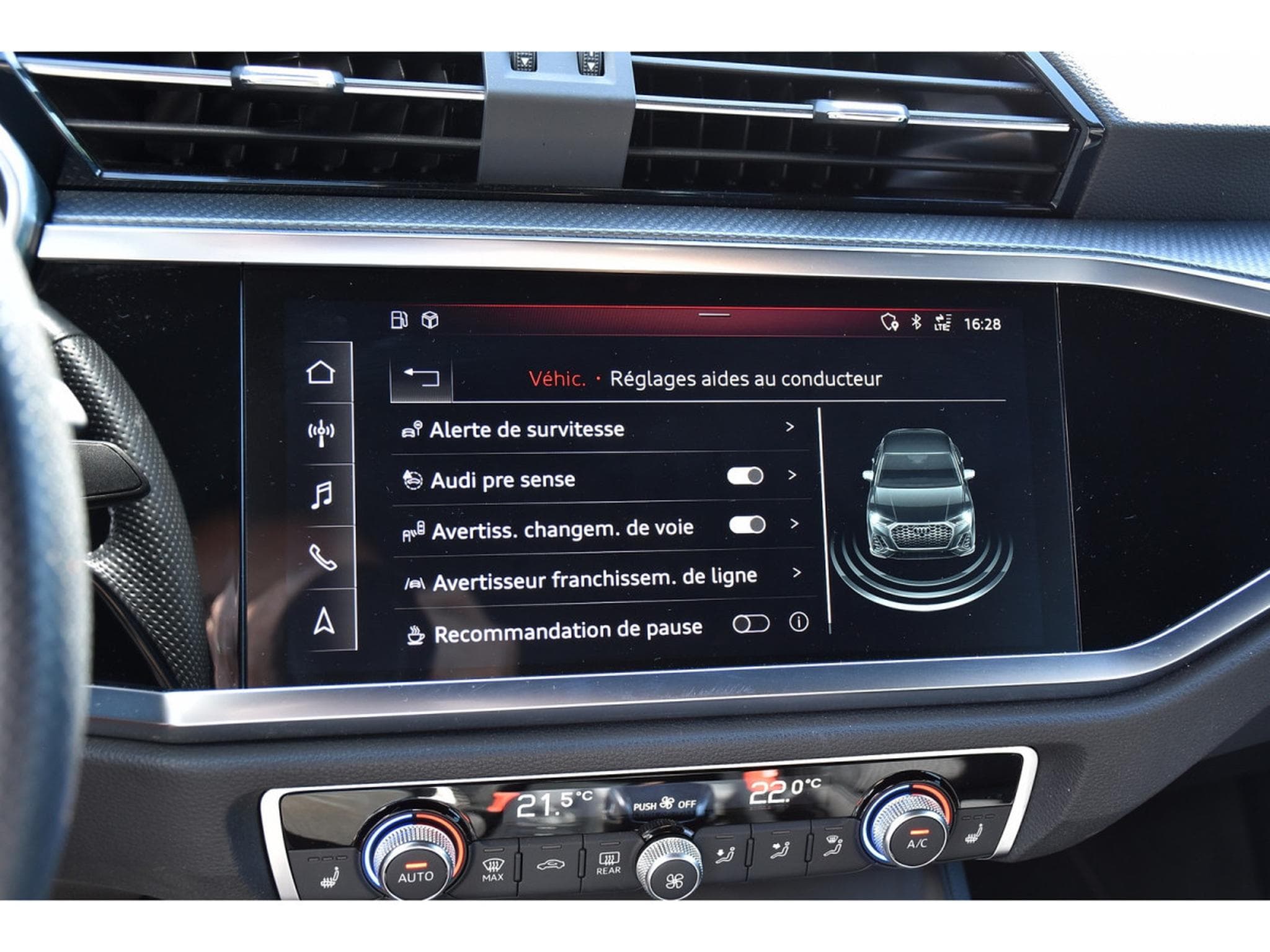 Audi Q3 Sportback 45 TFSI Quattro S-Line S-Tronic LANE SIDE KEYLESS (2019) - Photo 14