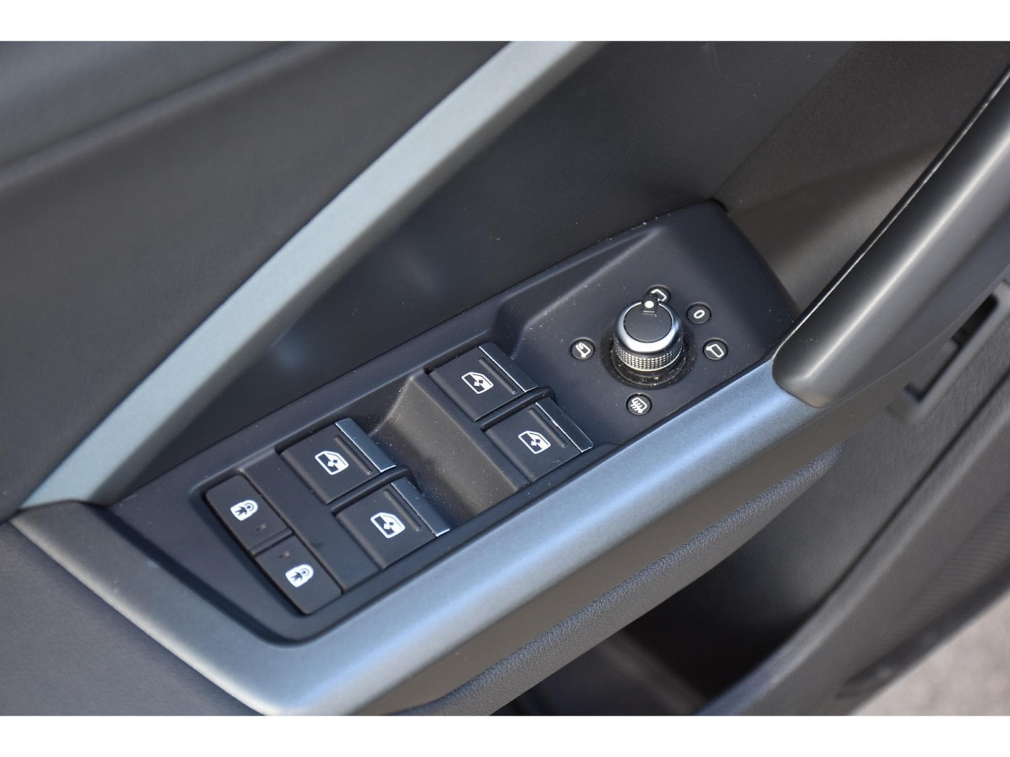 Audi Q3 Sportback 45 TFSI Quattro S-Line S-Tronic LANE SIDE KEYLESS (2019) - Photo 23