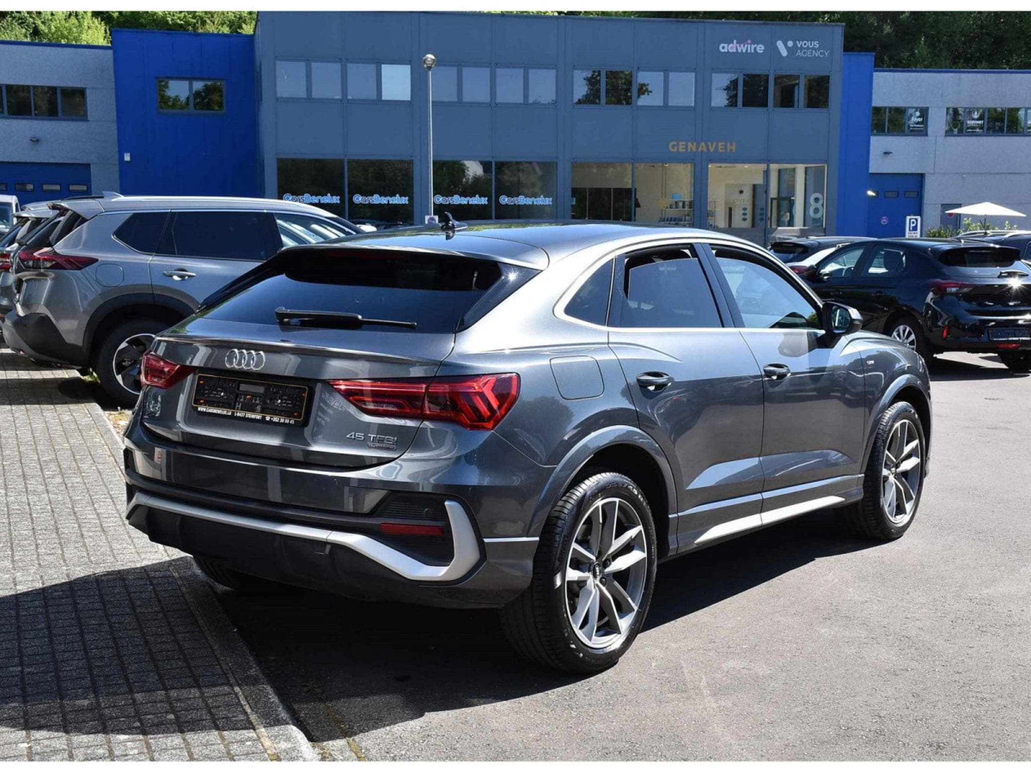Audi Q3 Sportback 45 TFSI Quattro S-Line S-Tronic LANE SIDE KEYLESS (2019) - Photo 4