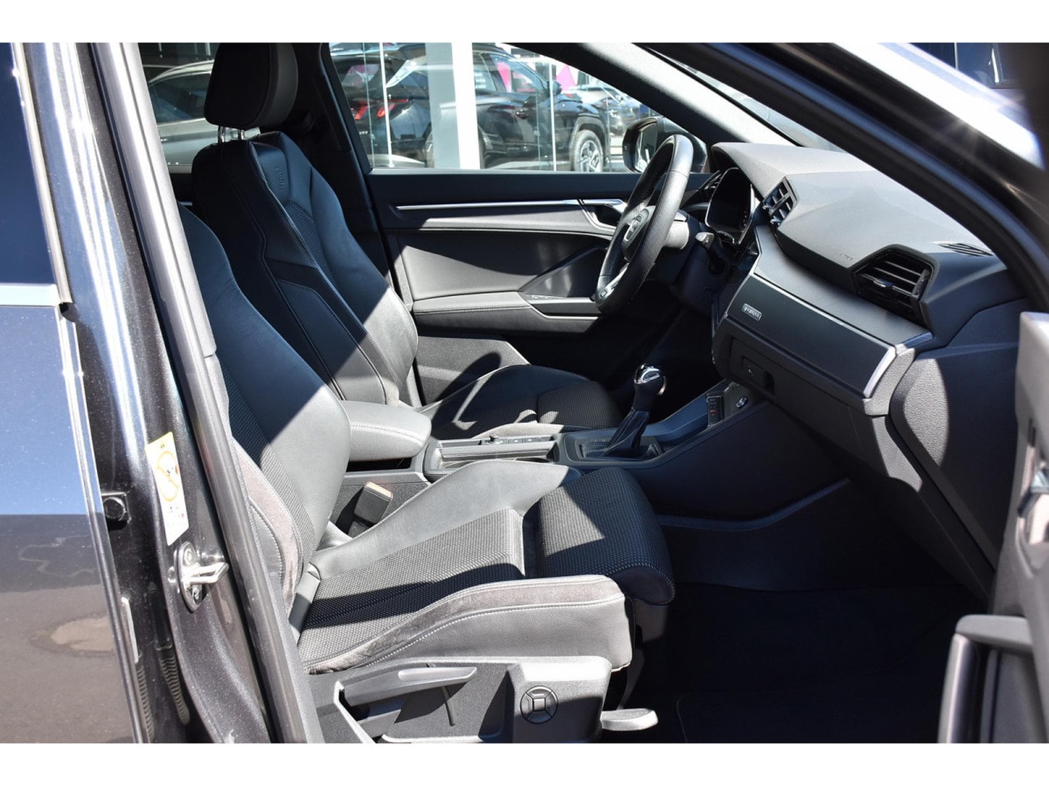 Audi Q3 Sportback 45 TFSI Quattro S-Line S-Tronic LANE SIDE KEYLESS (2019) - Photo 7