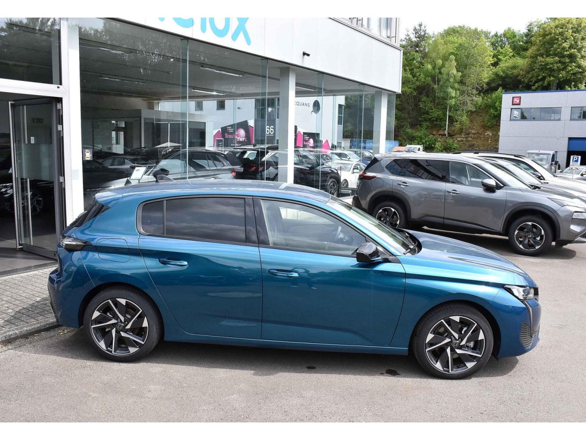 Peugeot 308 1.2 Hybrid 145 e-DCS6 Allure ACC LANE GPS CAM360 1° MAIN (2025) - Photo 3