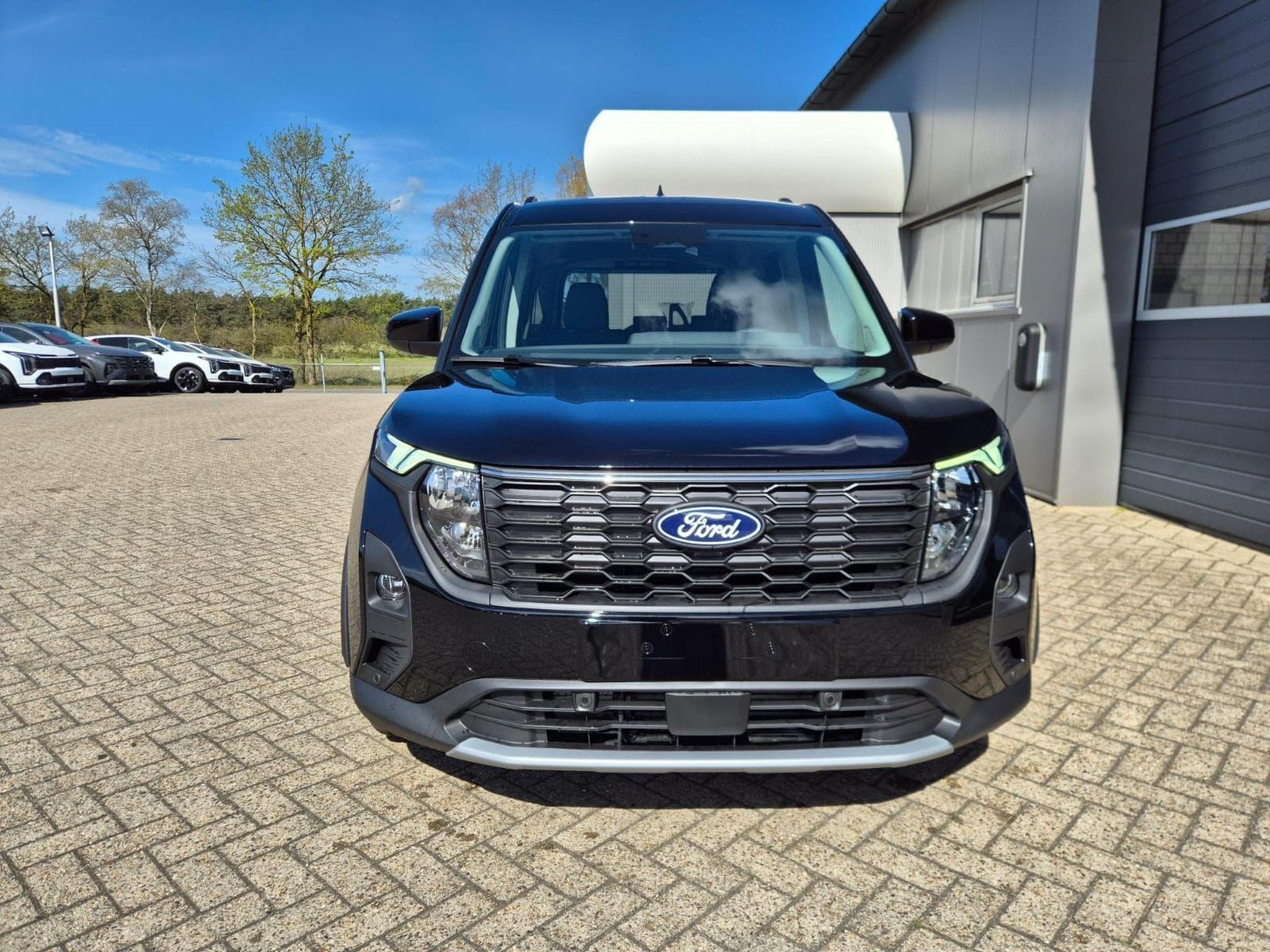 Ford Tourneo Active (2026) - Photo 8