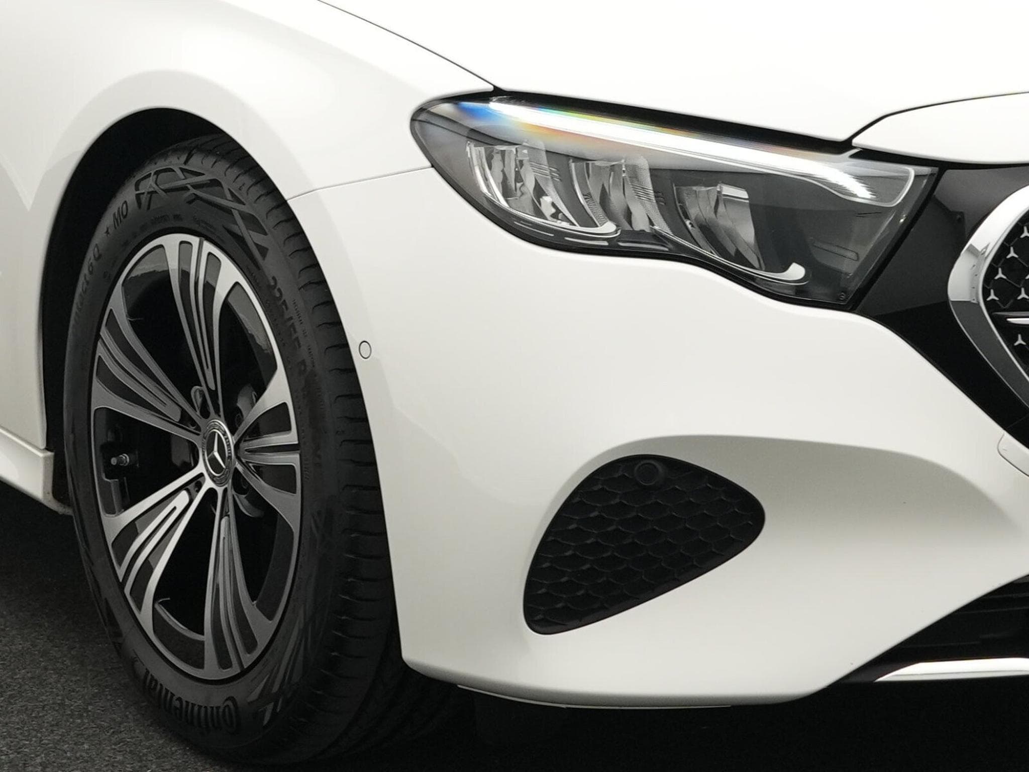 Mercedes E 200 Avantgarde LED+Kamera+Totw+MBUX (2025) - Photo 7