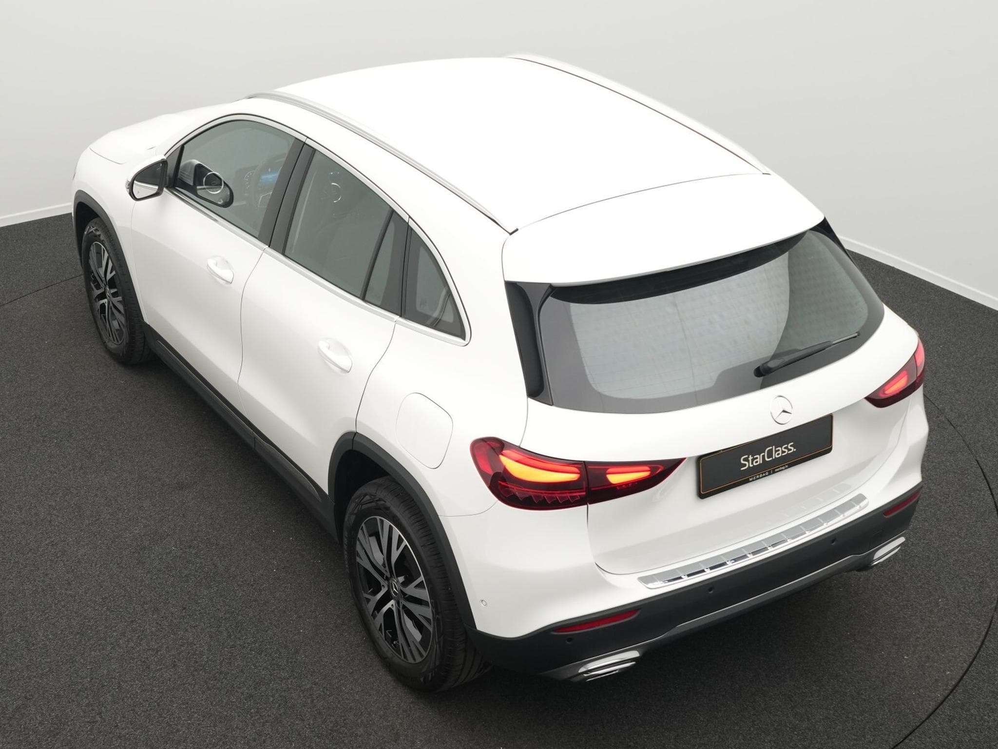 Mercedes GLA 180 Progressive LED+Kamera+Easypack (2025) - Photo 11