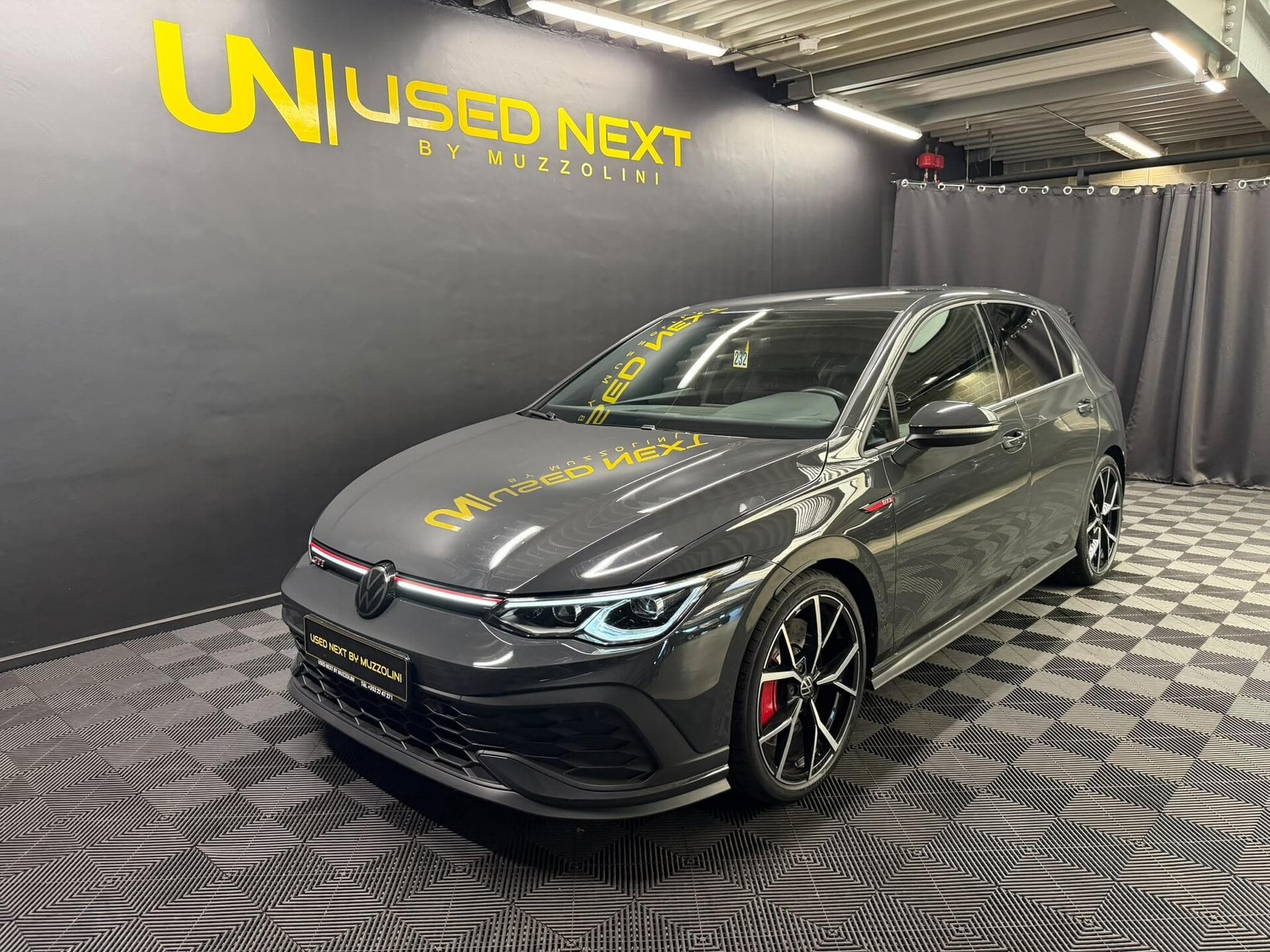 VW Golf GTI Clubsport 2.0 TSI 300cv (2024) - Photo 1