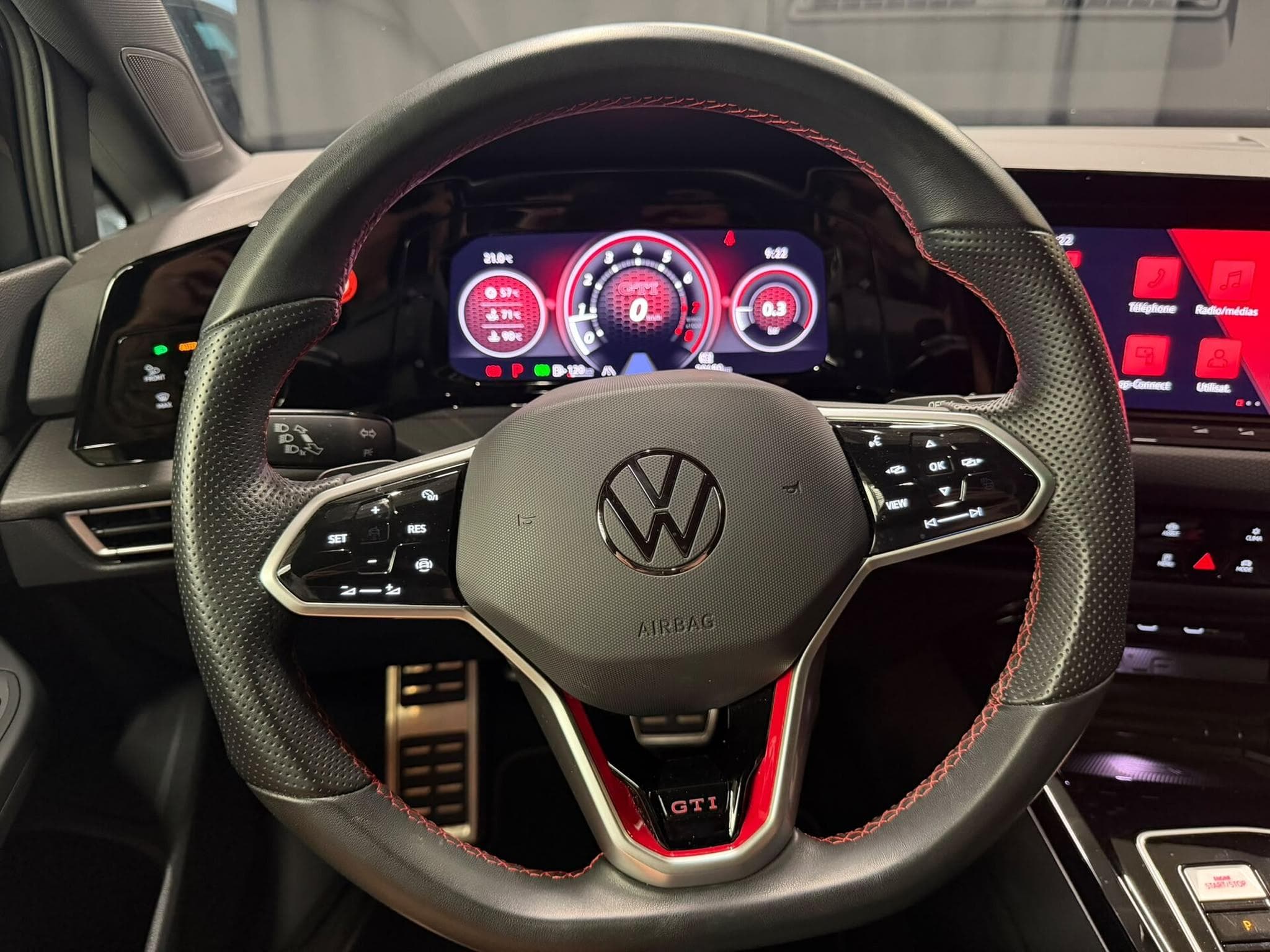 VW Golf GTI Clubsport 2.0 TSI 300cv (2024) - Photo 8