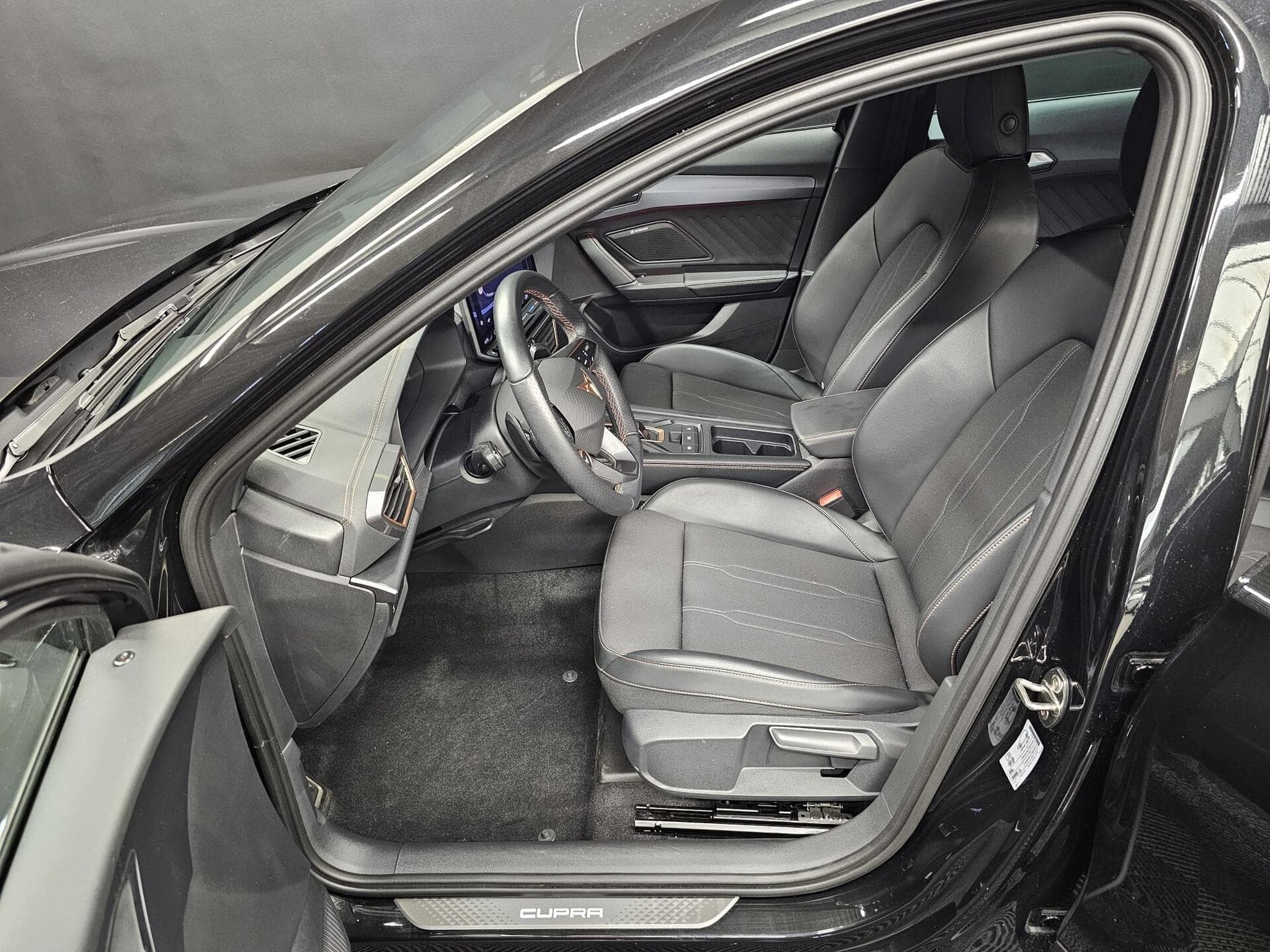 Cupra Formentor 1.5 e-tsi 150cv DSG7 Caméra 360/Sennheiser/Hayon électrique (2025) - Photo 14