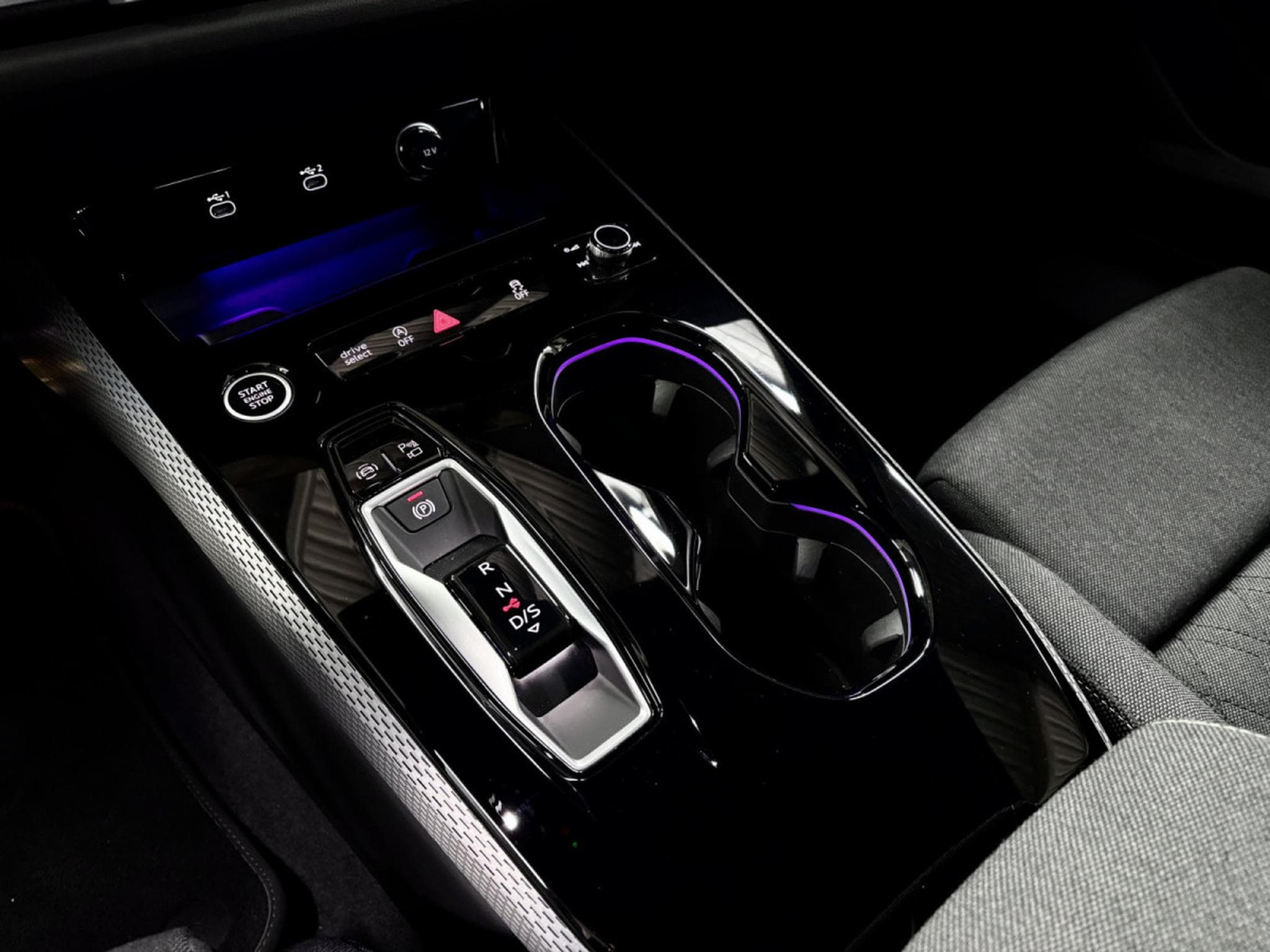 Audi A5 2.0 TFSI 204 CV AVANT TECH PLUS S TRONIC S-LINE PLUS *360°* (2025) - Photo 14