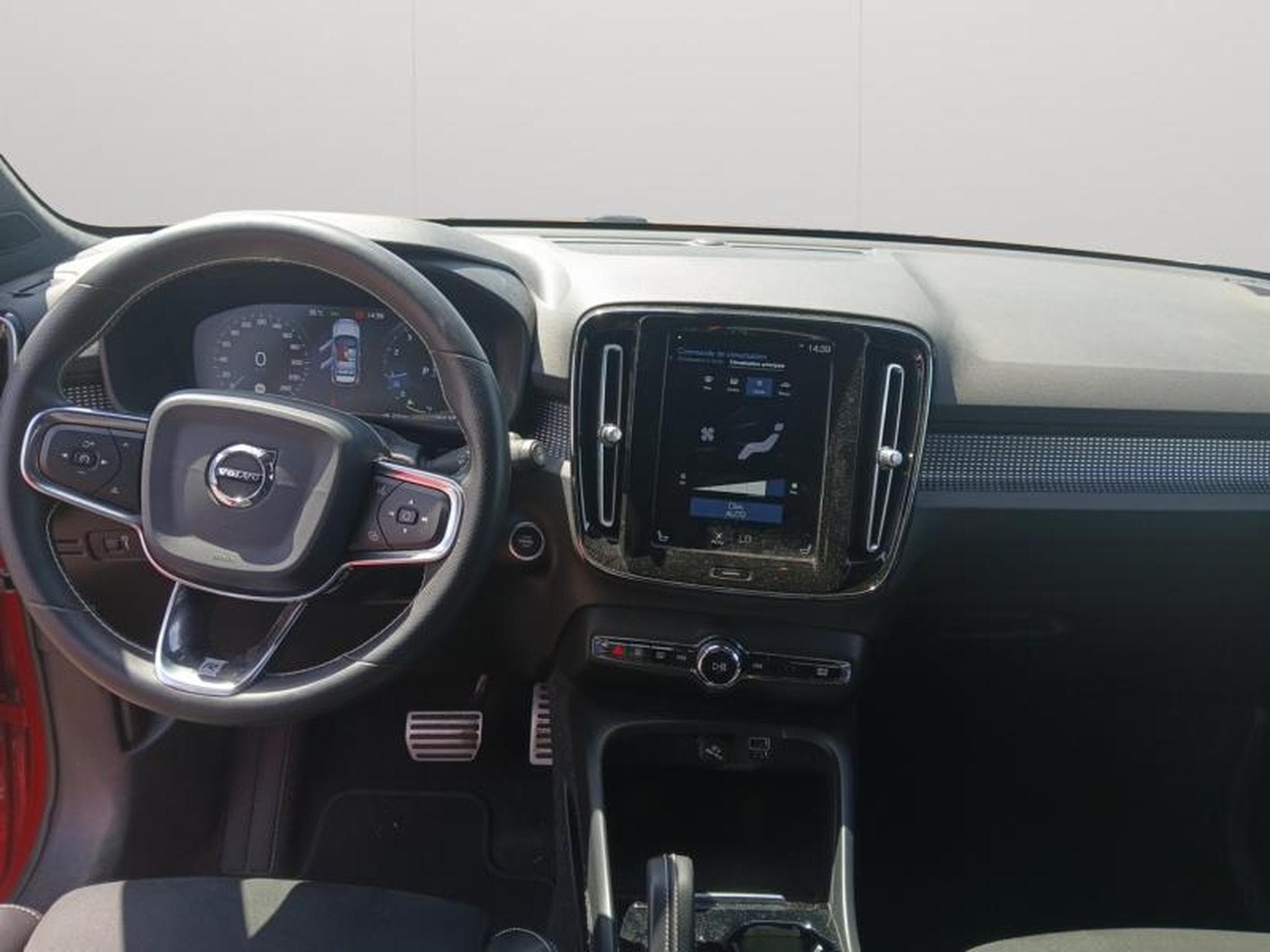 Volvo XC40 R-Design (2019) - Photo 13