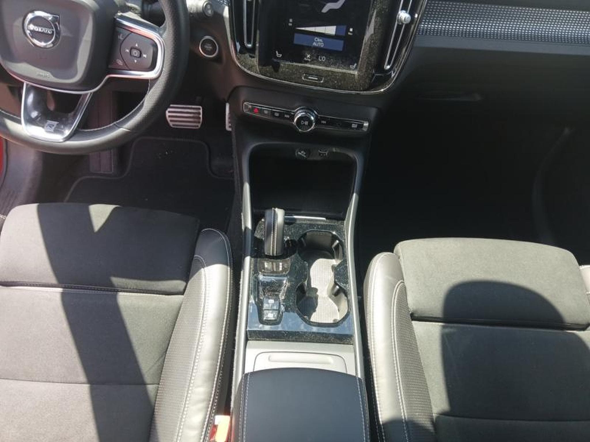 Volvo XC40 R-Design (2019) - Photo 14