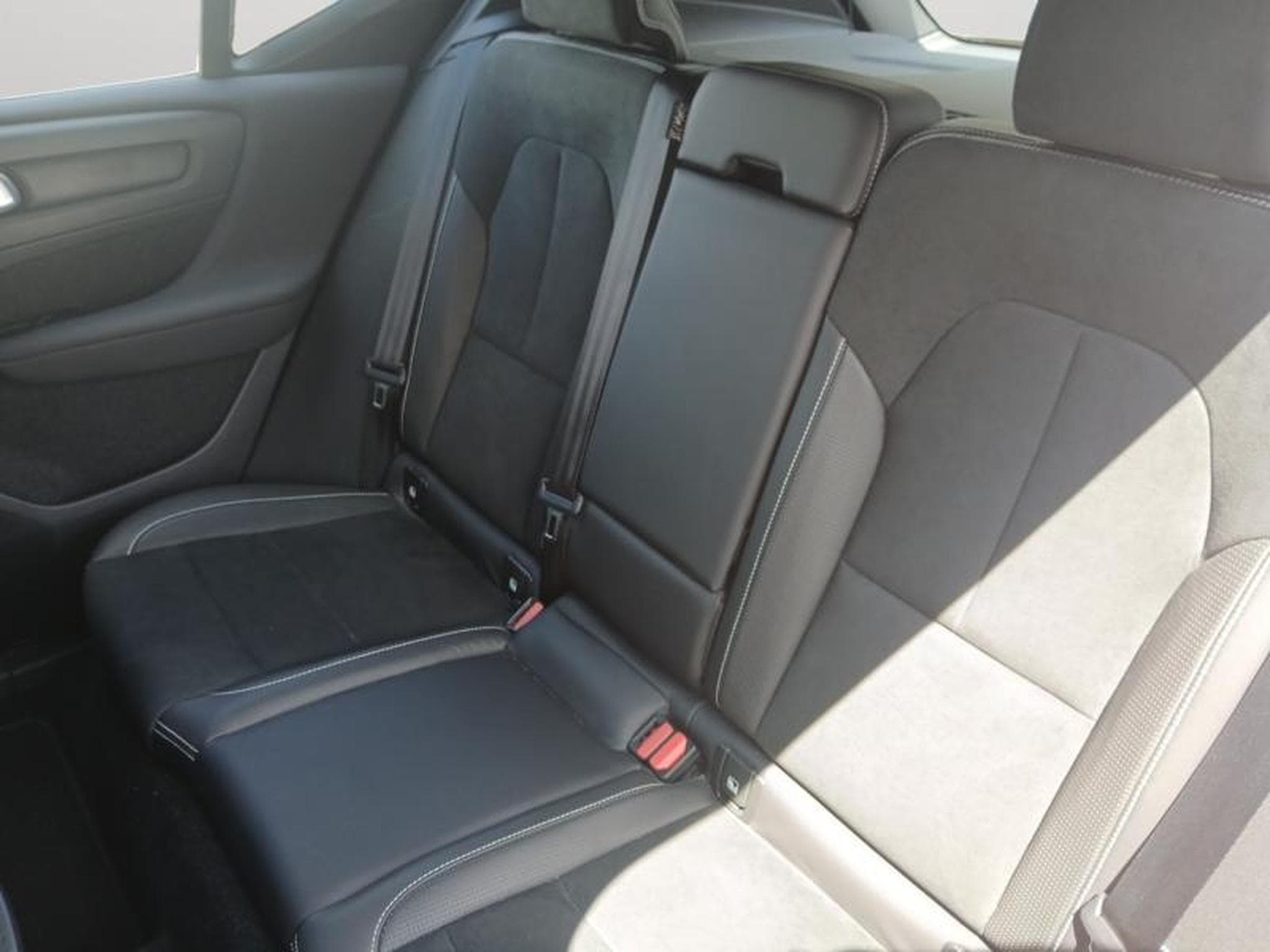 Volvo XC40 R-Design (2019) - Photo 16