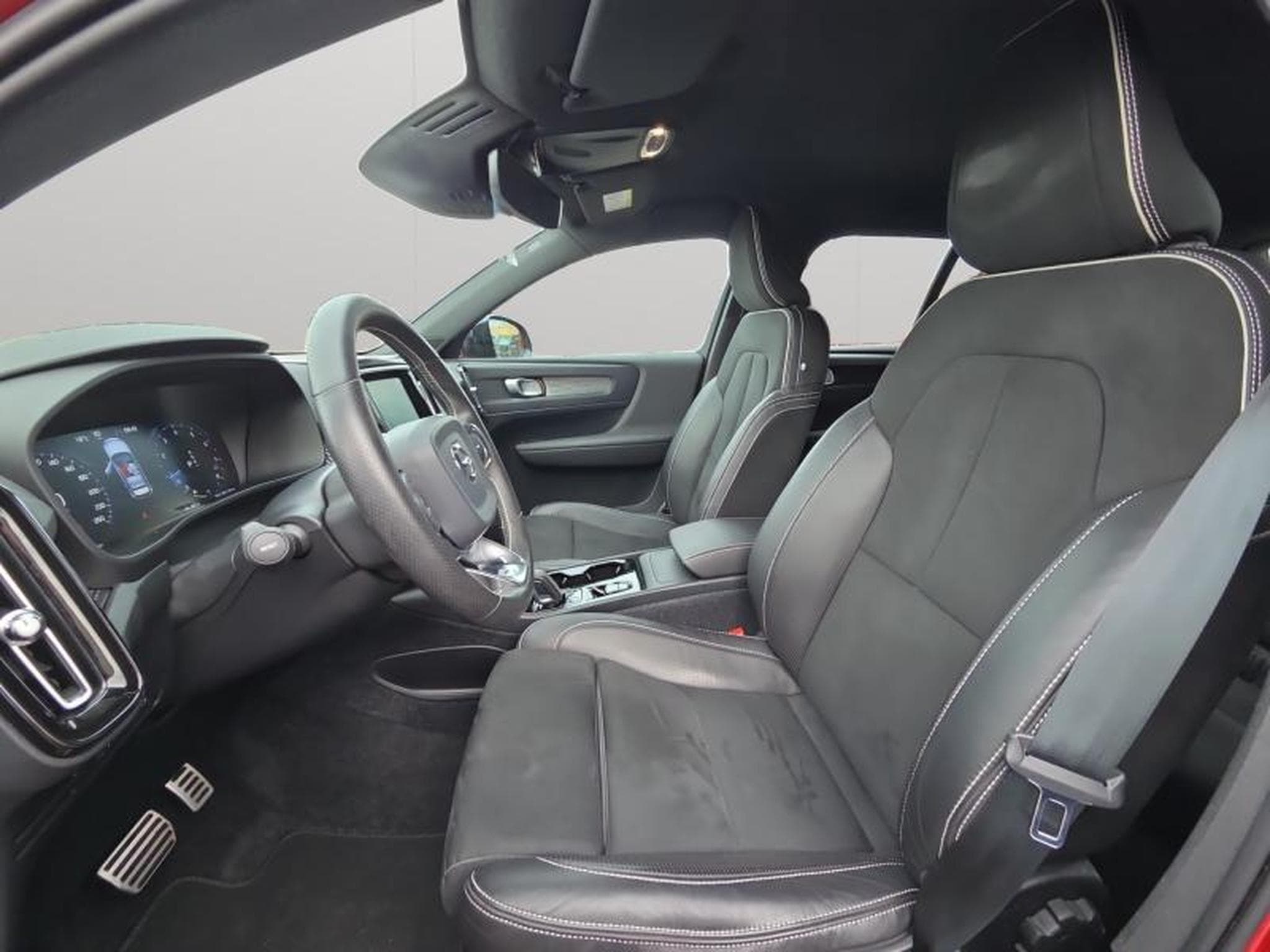 Volvo XC40 R-Design (2019) - Photo 33
