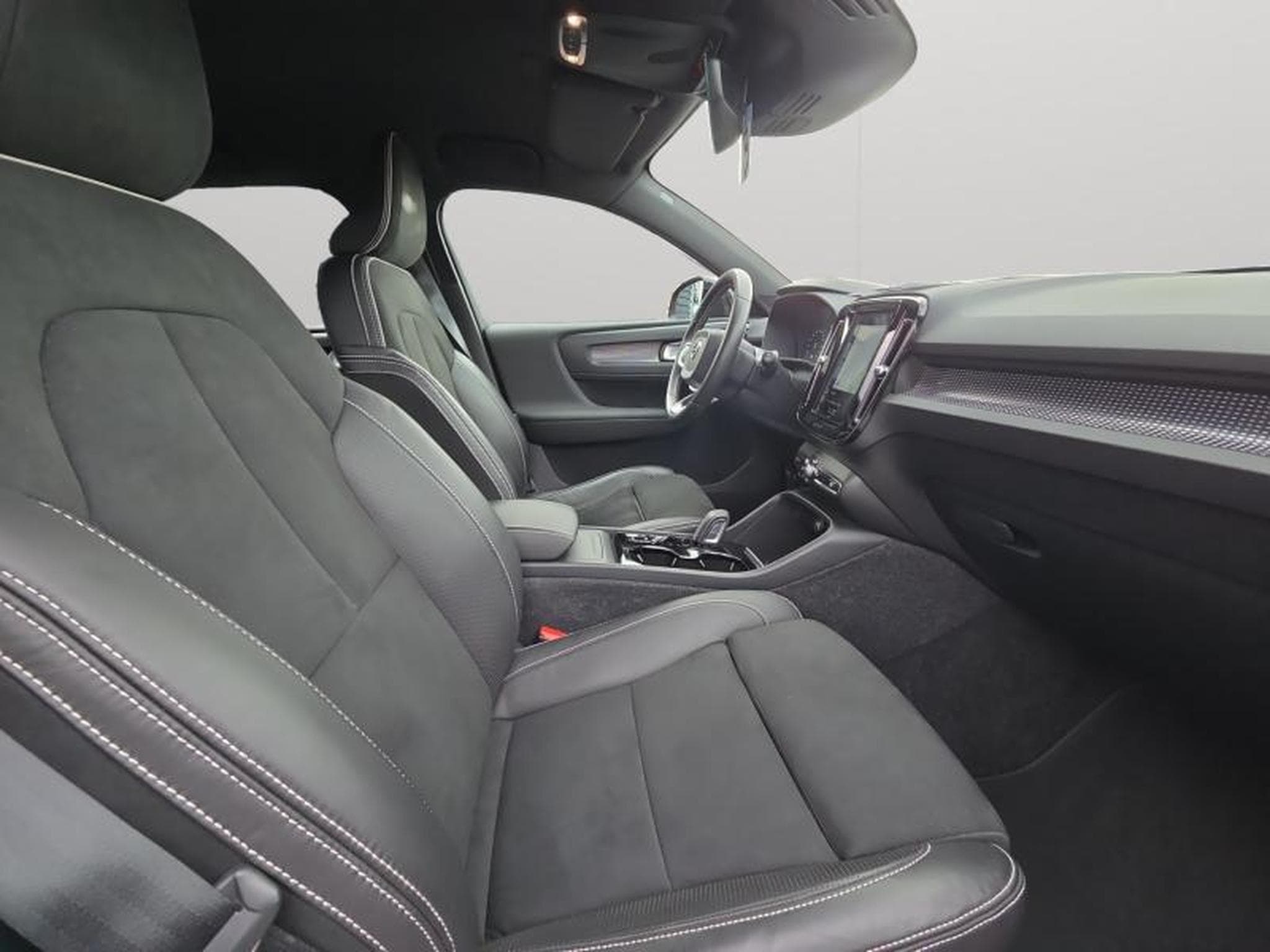 Volvo XC40 R-Design (2019) - Photo 39