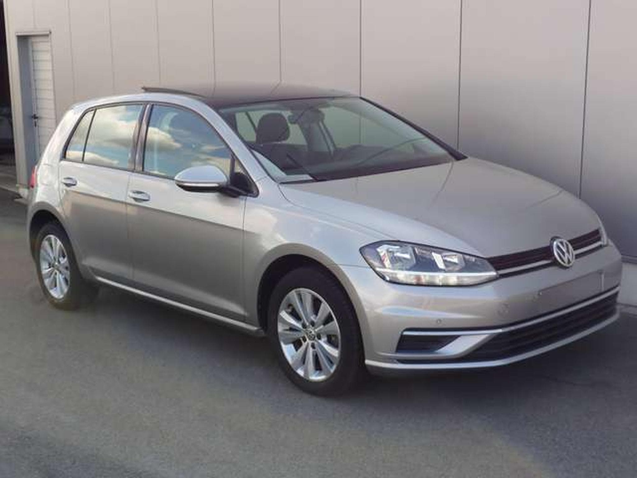 VW Golf Golf 1.6 SCR TDi Comfortline (EU6.2) (2020) - Photo 14