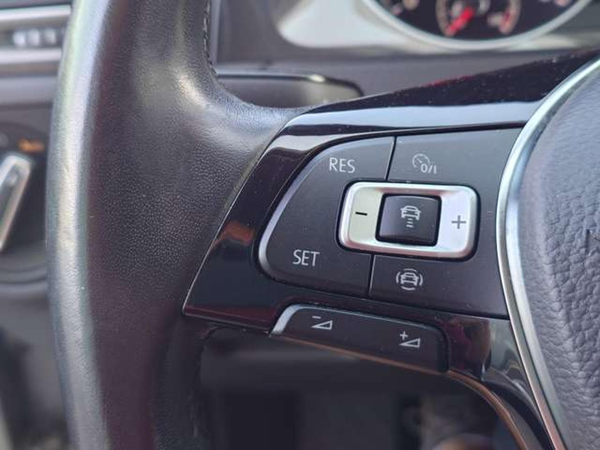 VW Golf Golf 1.6 SCR TDi Comfortline (EU6.2) (2020) - Photo 3