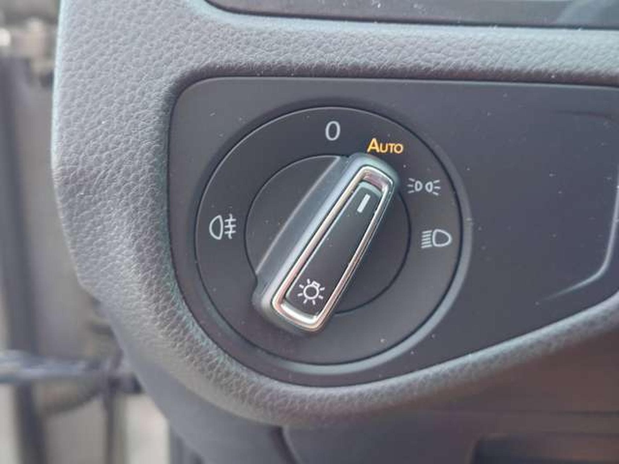 VW Golf Golf 1.6 SCR TDi Comfortline (EU6.2) (2020) - Photo 4