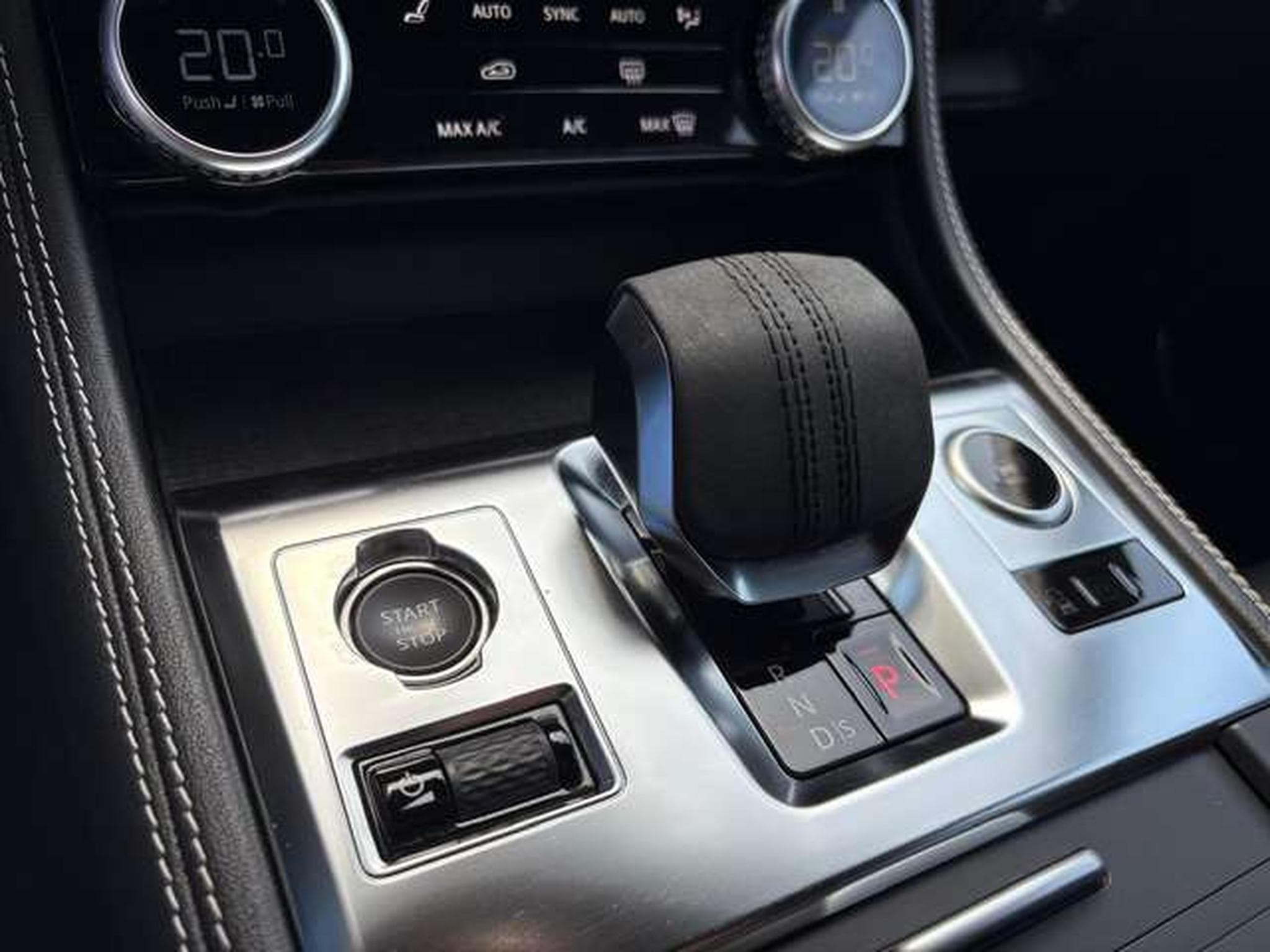 Jaguar F-Pace F-Pace P400 AWD R-Dynamic S (2024) - Photo 11