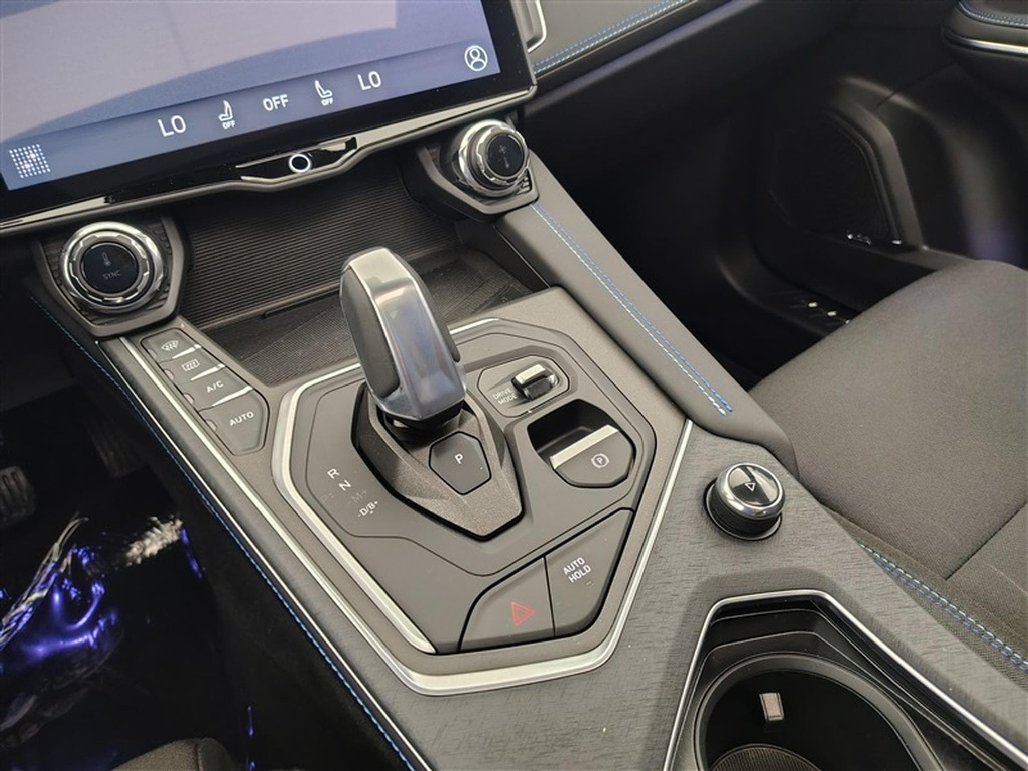 Lynk & Co 01 1.5 Turbo PHEV NAVI / FULL LED / TOIT PANO / CAMERA / JA 20" (2023) - Photo 12