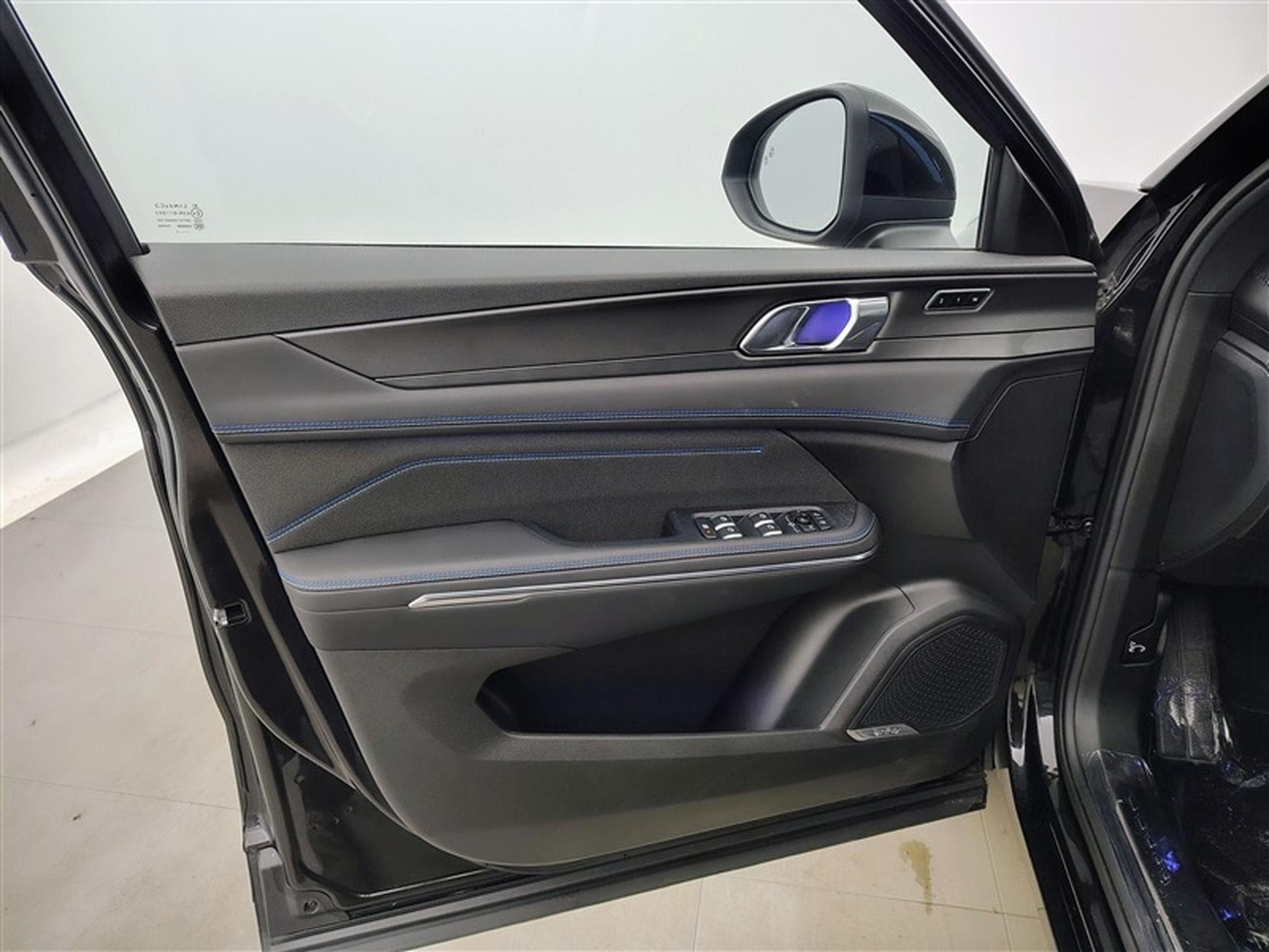 Lynk & Co 01 1.5 Turbo PHEV NAVI / FULL LED / TOIT PANO / CAMERA / JA 20" (2023) - Photo 17