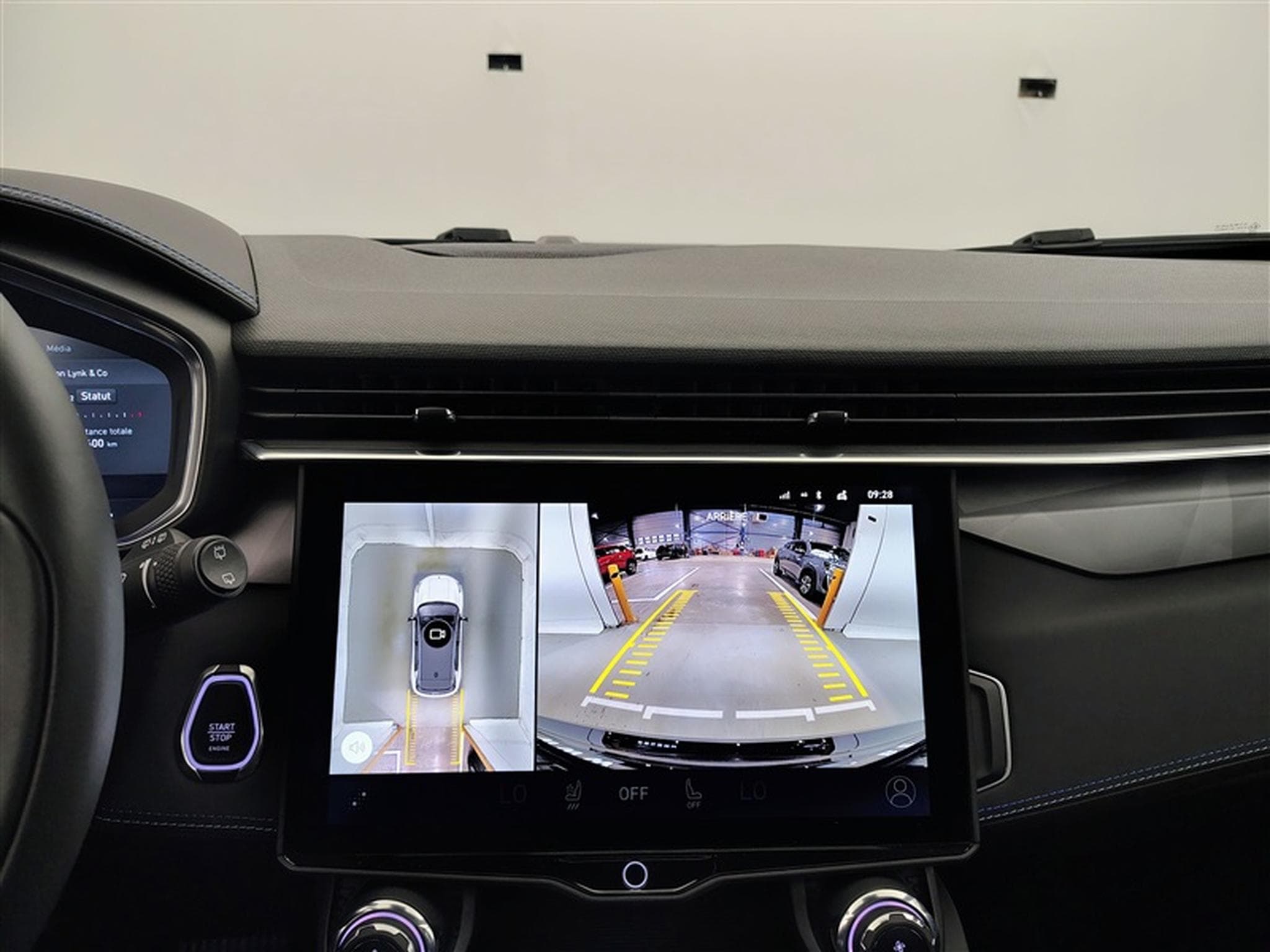 Lynk & Co 01 1.5 Turbo PHEV NAVI / FULL LED / TOIT PANO / CAMERA / JA 20" (2023) - Photo 18