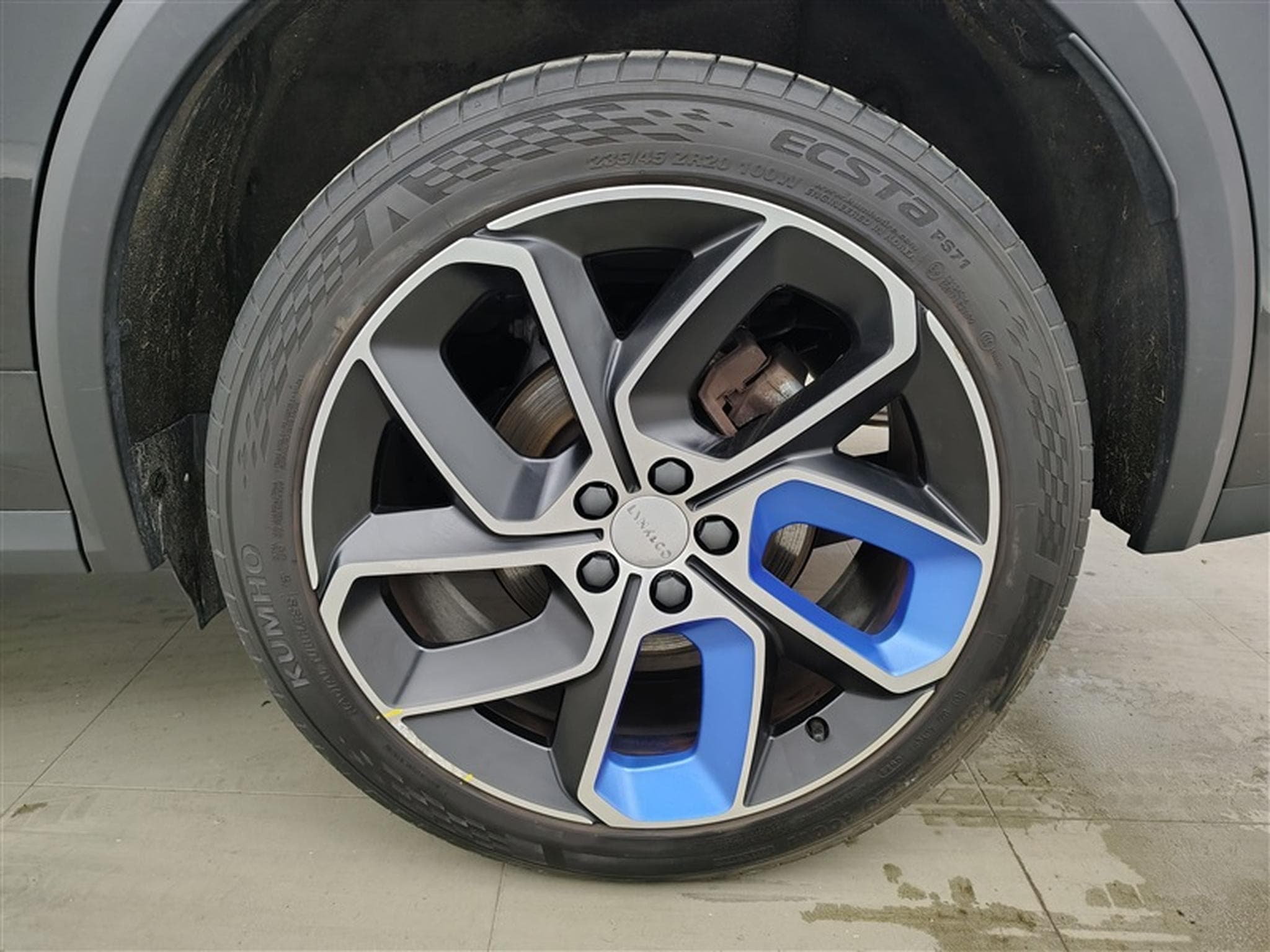 Lynk & Co 01 1.5 Turbo PHEV NAVI / FULL LED / TOIT PANO / CAMERA / JA 20" (2023) - Photo 6