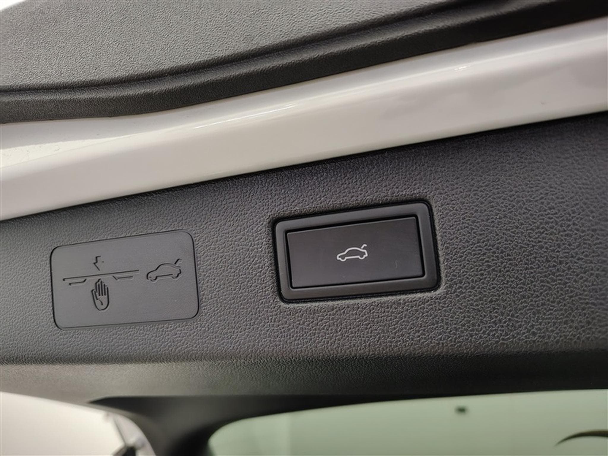 VW T-Roc 1.5 TSI 150cv DSG R-Line CARPLAY / FULL LED / CAMERA (2026) - Photo 19