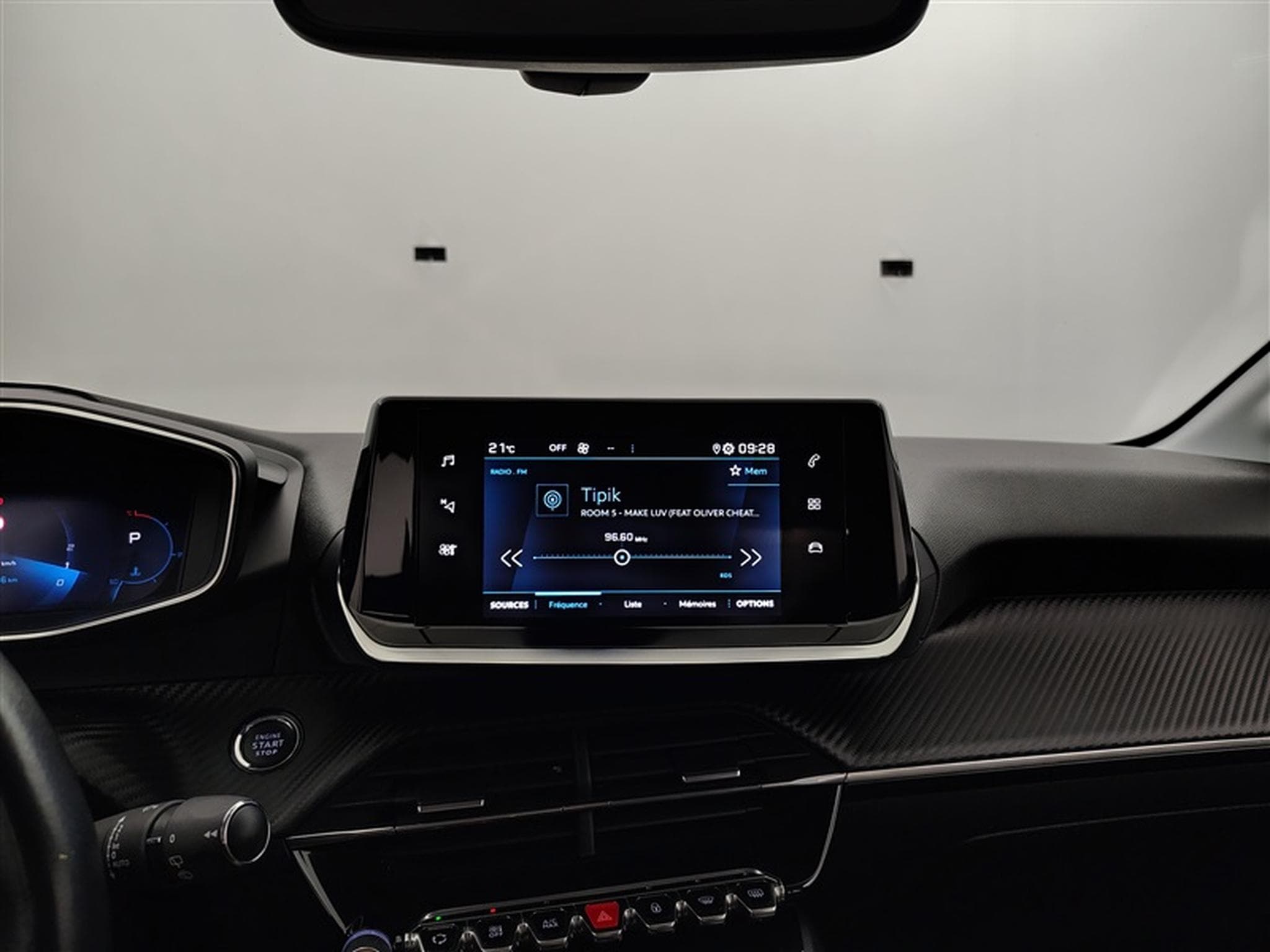 Peugeot 208 1.2 PureTech Allure Auto CarPlay / Caméra / JA 16' (2020) - Photo 11