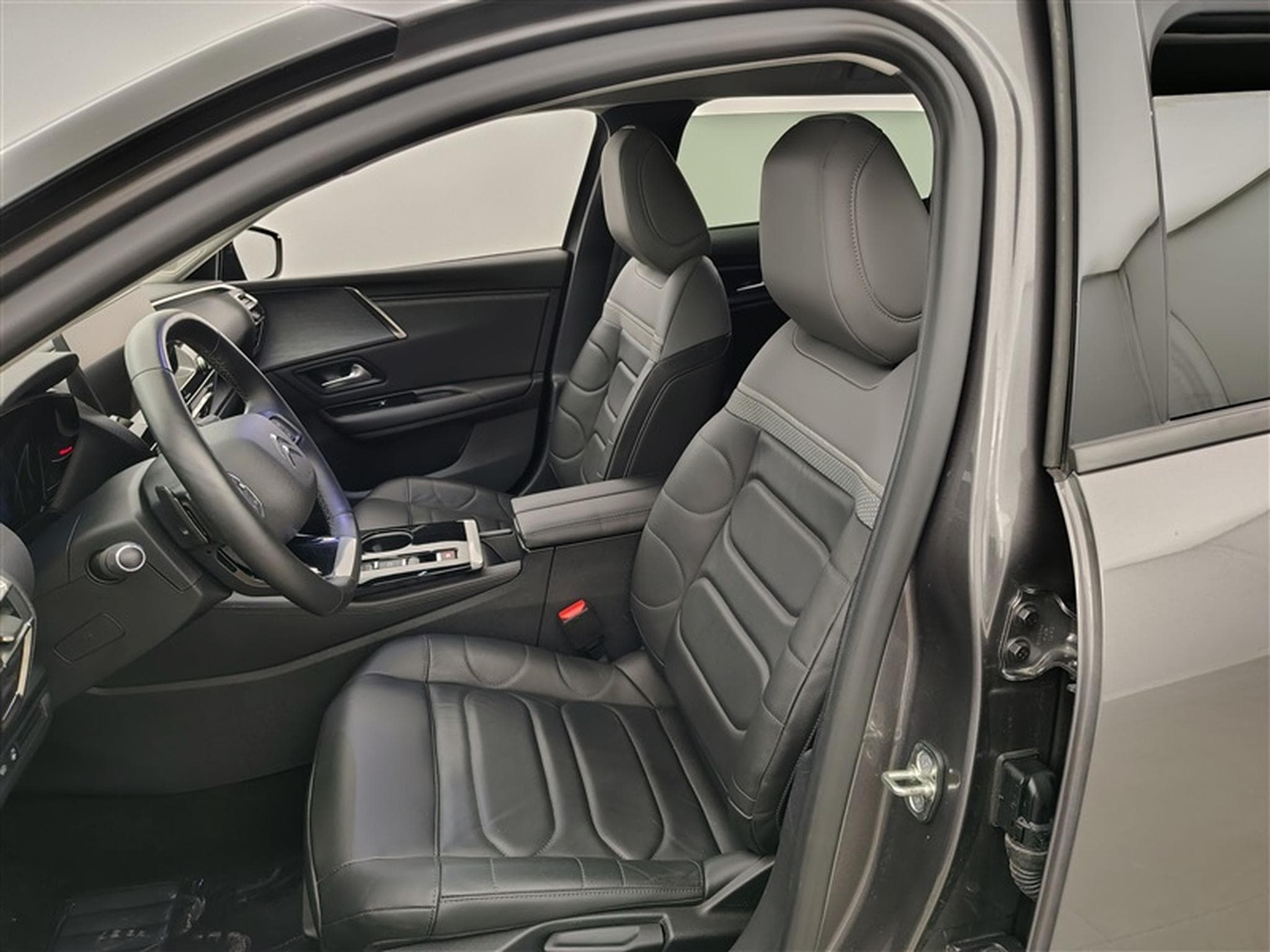 Citroen C5 X 1.2 PureTech 130cv EAT8 Plus NAVI / FULL LED / CUIR / CAMERA (2024) - Photo 7