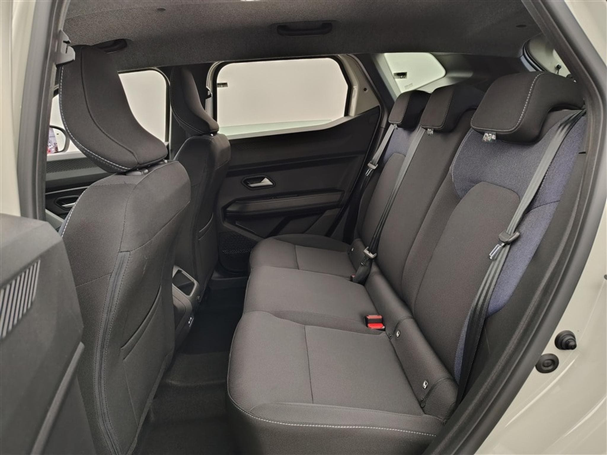 Dacia Duster 1.2 MHEV Hybrid *CARPLAY/CAMERA/PDC/JANTES/FULL LED* (2025) - Photo 13