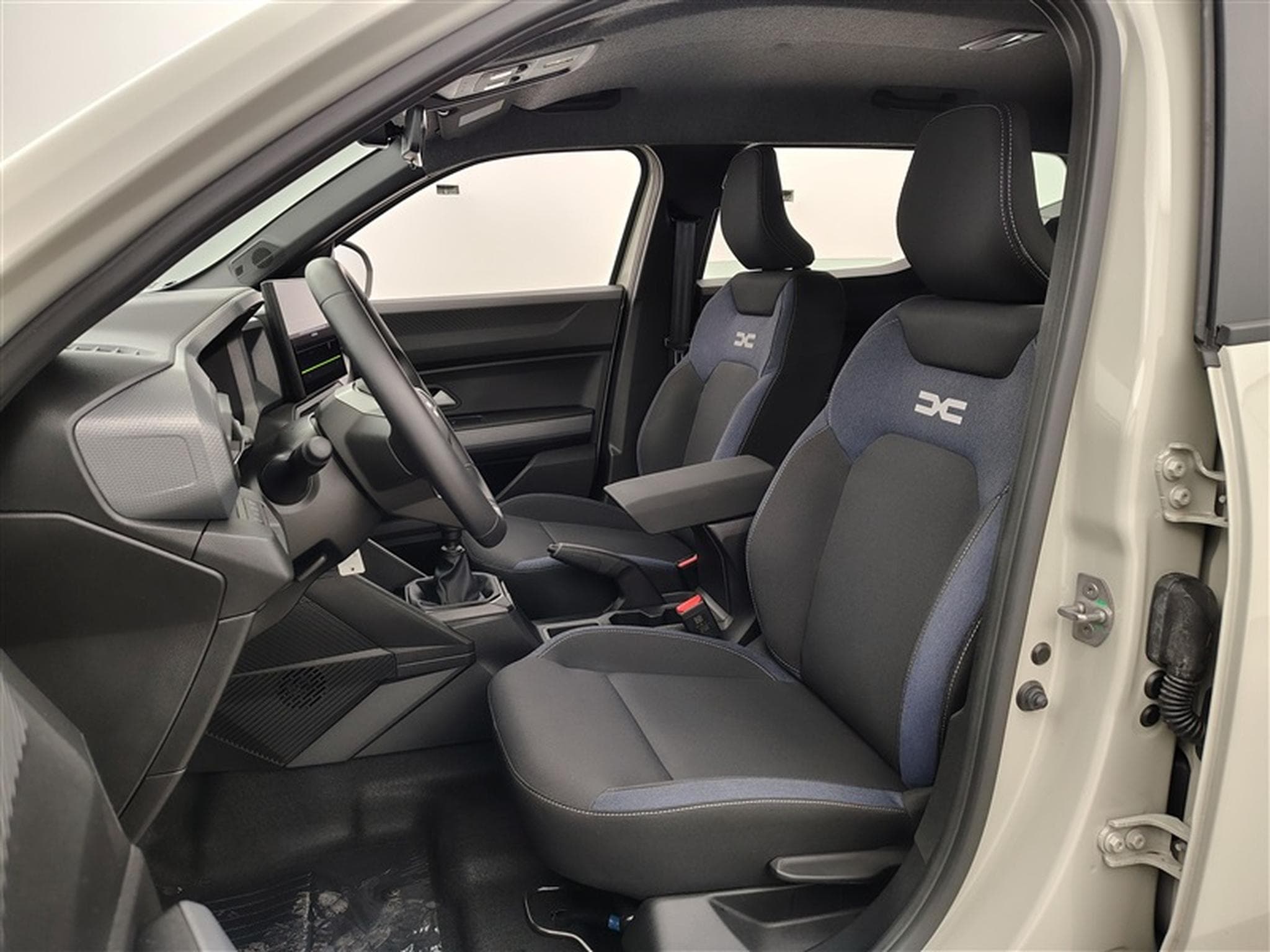 Dacia Duster 1.2 MHEV Hybrid *CARPLAY/CAMERA/PDC/JANTES/FULL LED* (2025) - Photo 7
