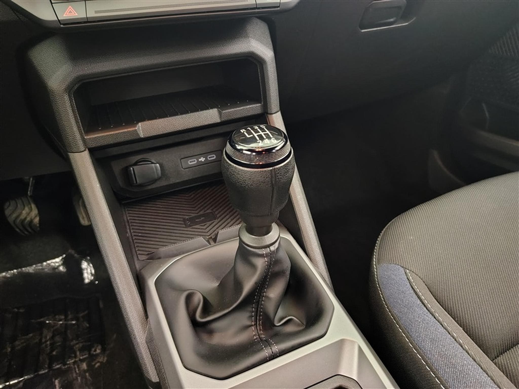 Dacia Duster 1.2 TCe Journey (2024) - Photo 12
