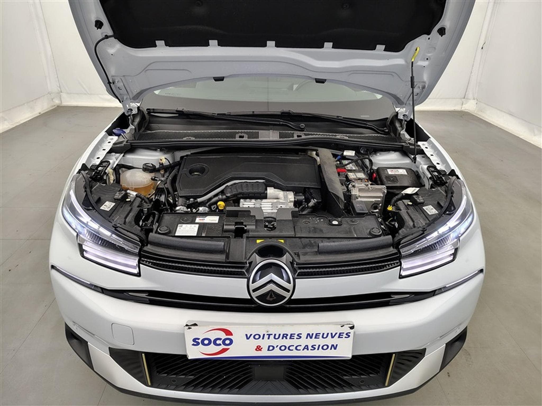 Citroen C4 X 1.2 Hybrid 145cv EAT8 Max NAVI / FULL LED / CUIR / CAMERA (2025) - Photo 19