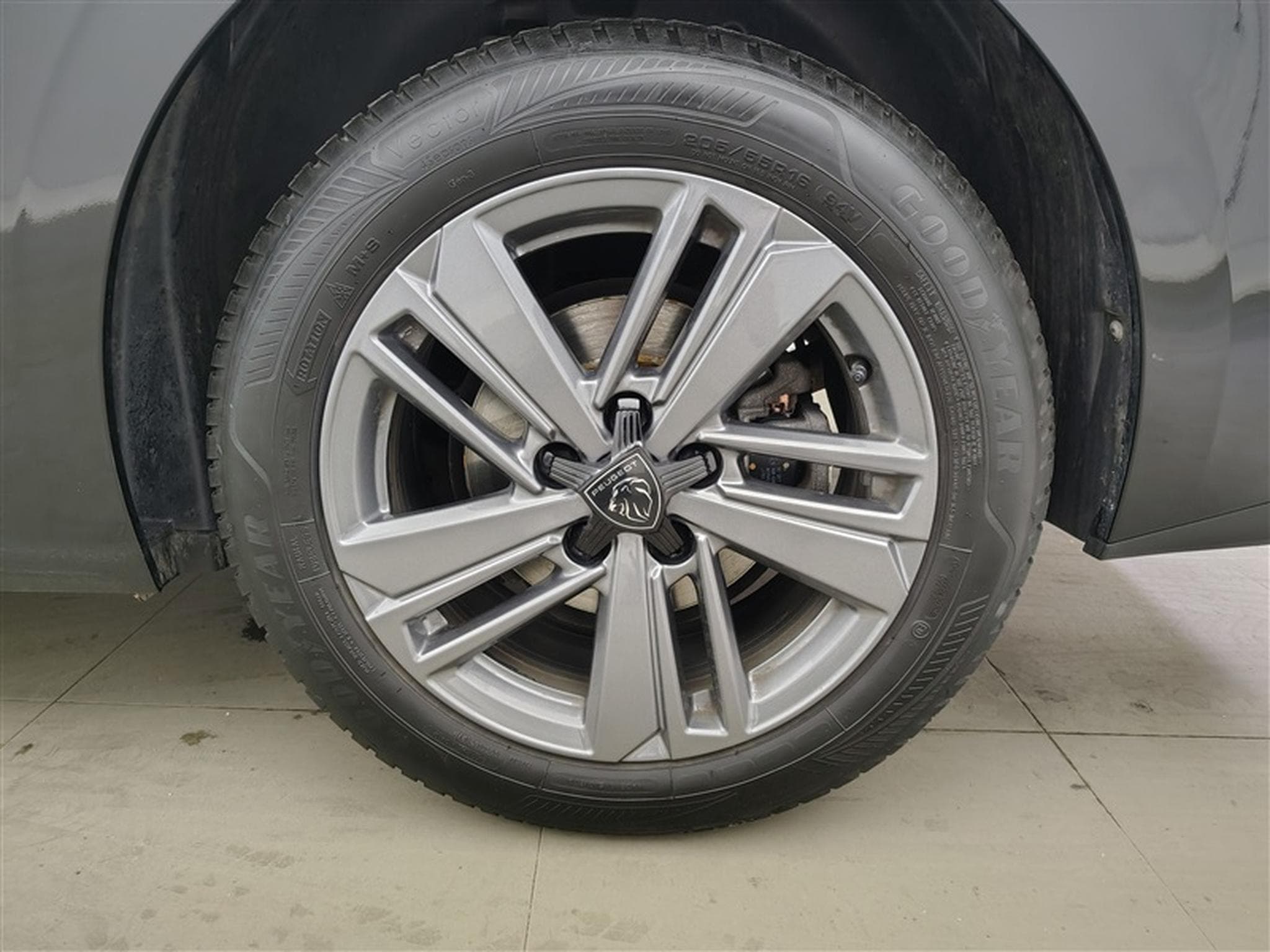 Peugeot 308 SW 1.2 PureTech AUTO Active Pack (2024) - Photo 6