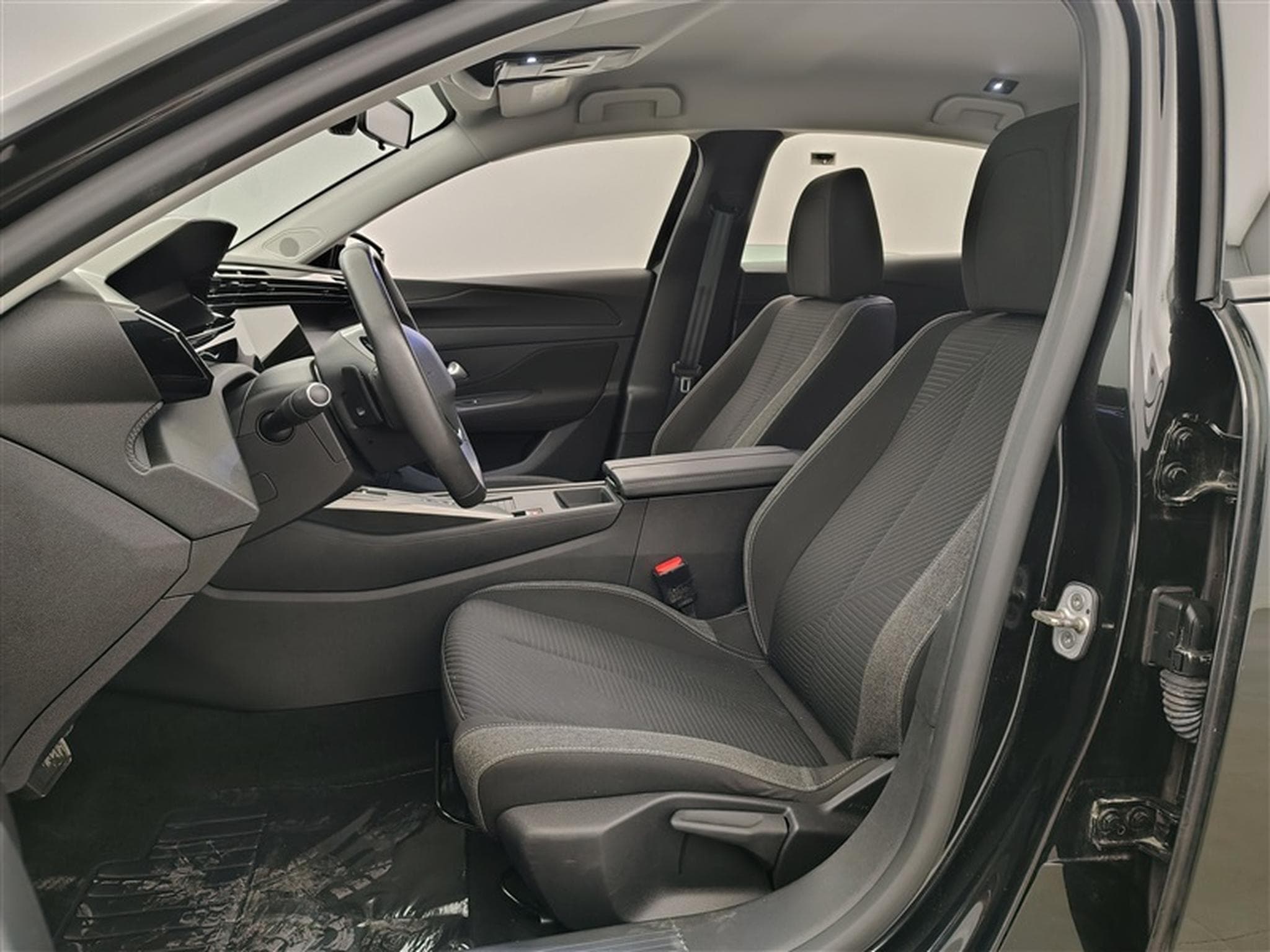 Peugeot 308 1.2 Active Pack AUTO/NAVI/LED/JA16/PDC (2022) - Photo 7